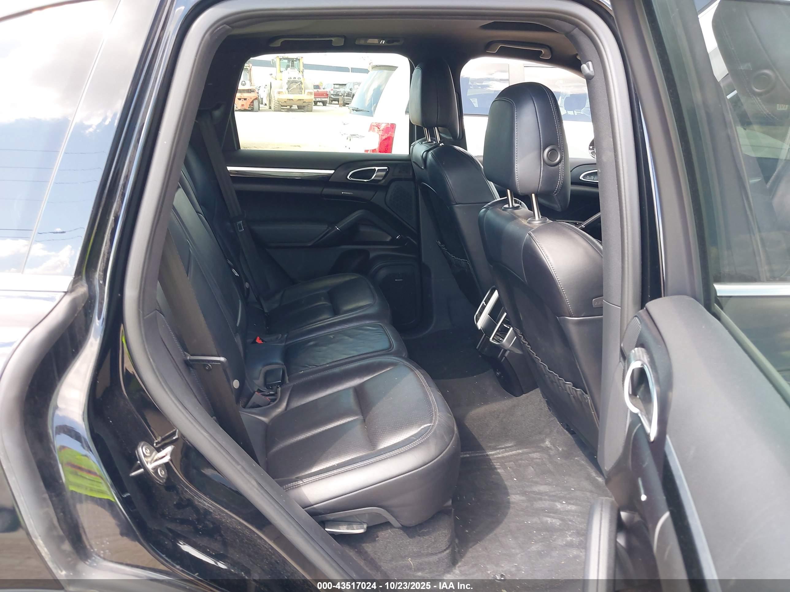 PORSCHE CAYENNE image 8