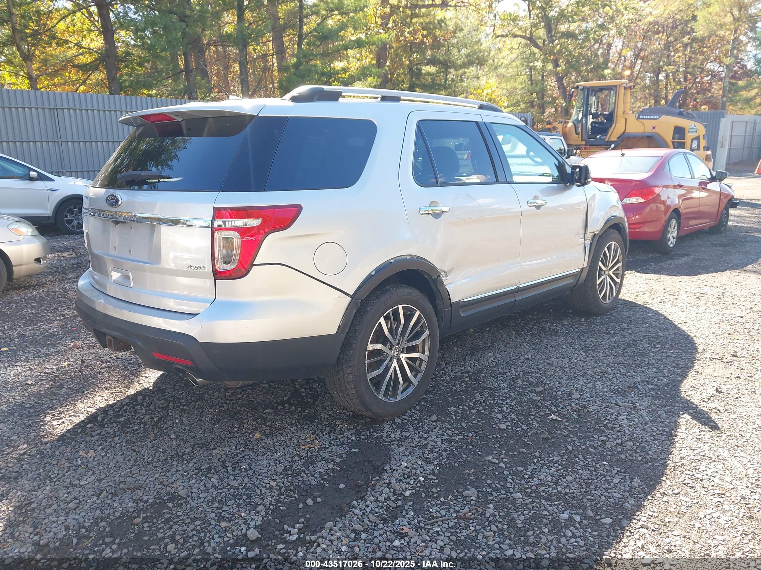 FORD EXPLORER image 4