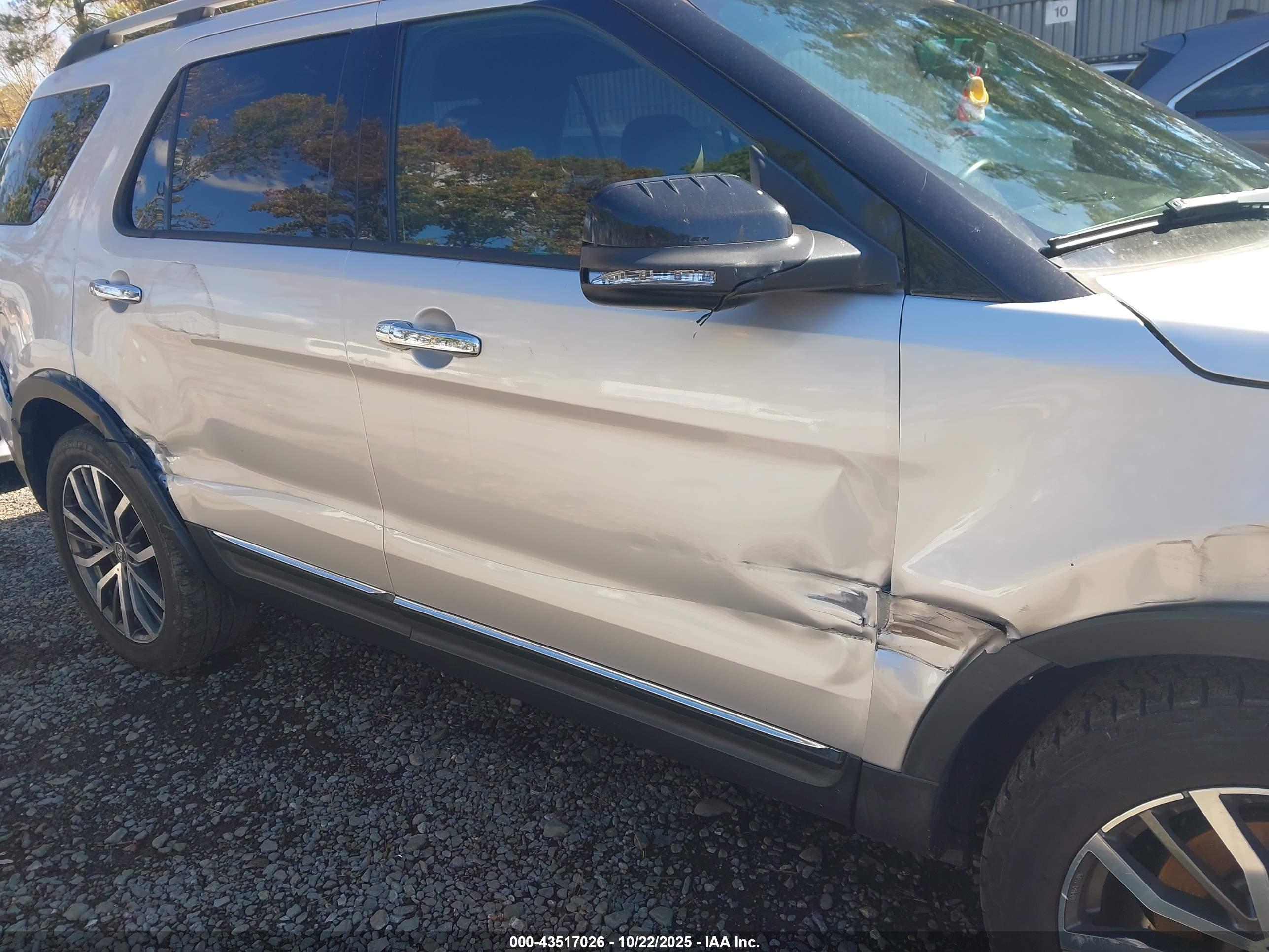 FORD EXPLORER image 6