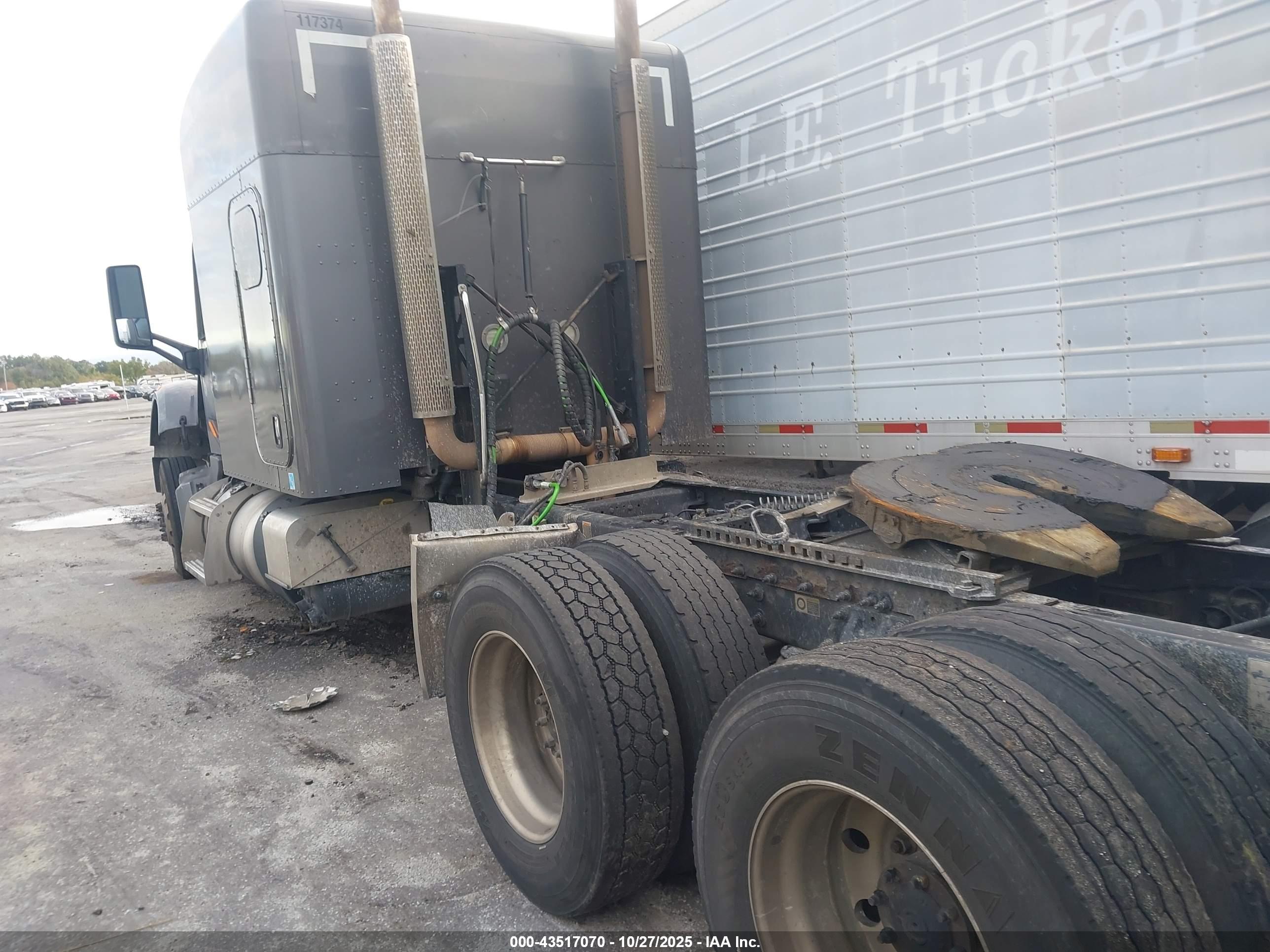 PETERBILT 567 image 3