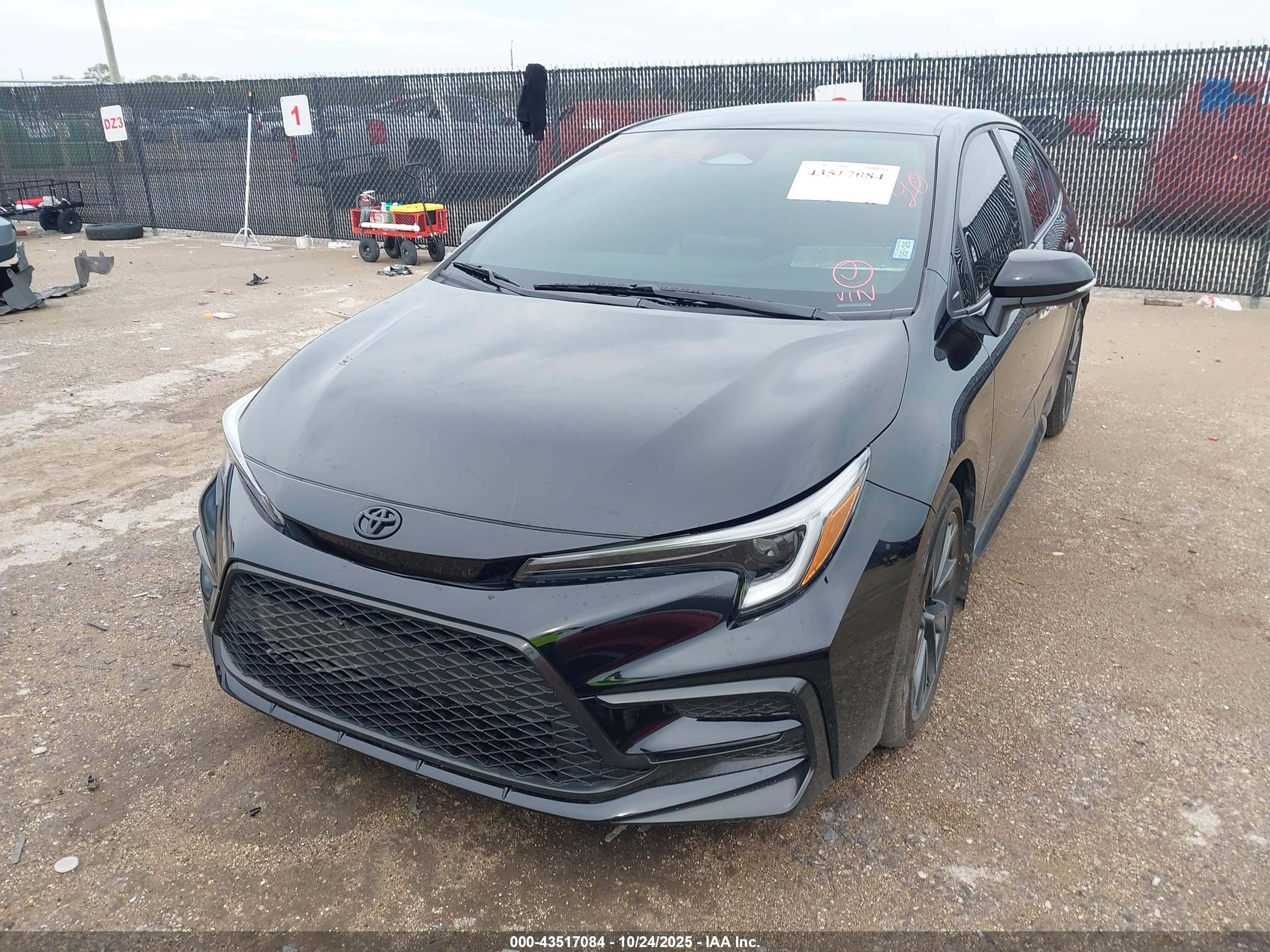 TOYOTA COROLLA image 2