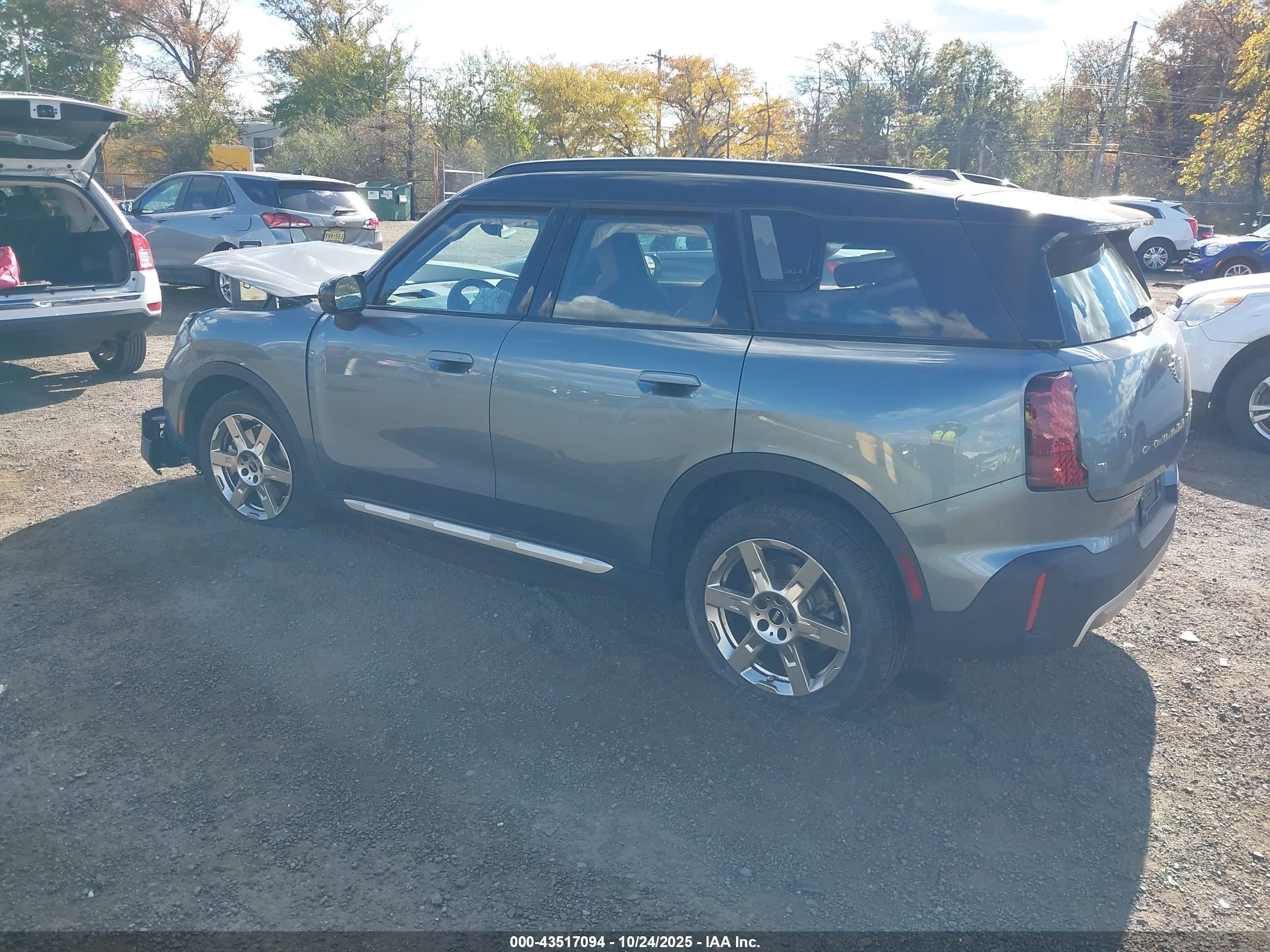 MINI COUNTRYMAN image 3