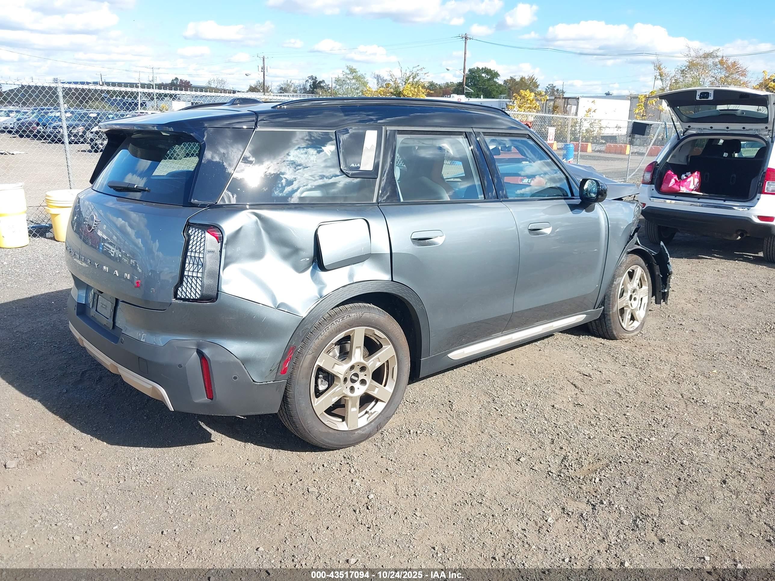 MINI COUNTRYMAN image 4