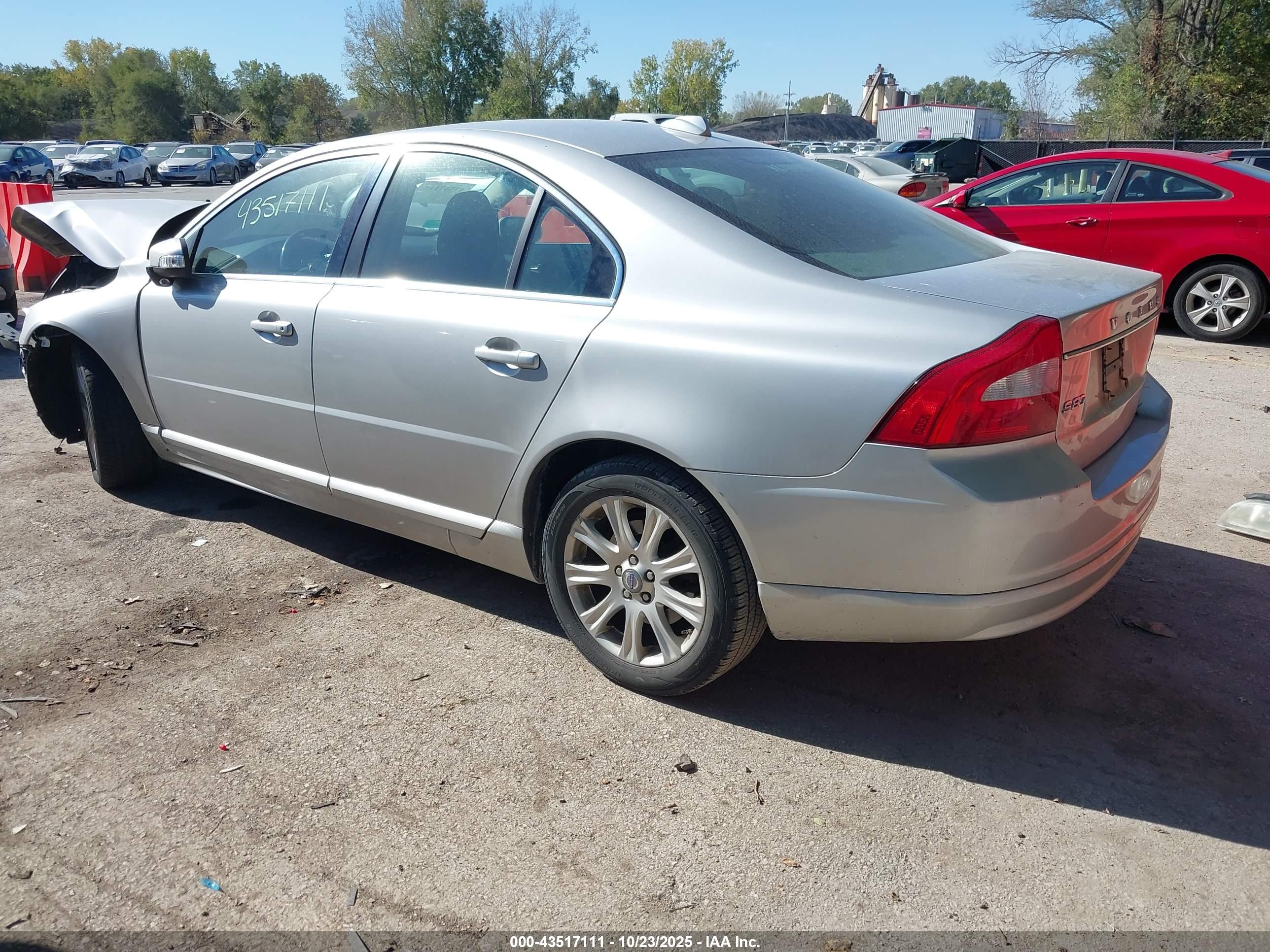 VOLVO S80 image 3