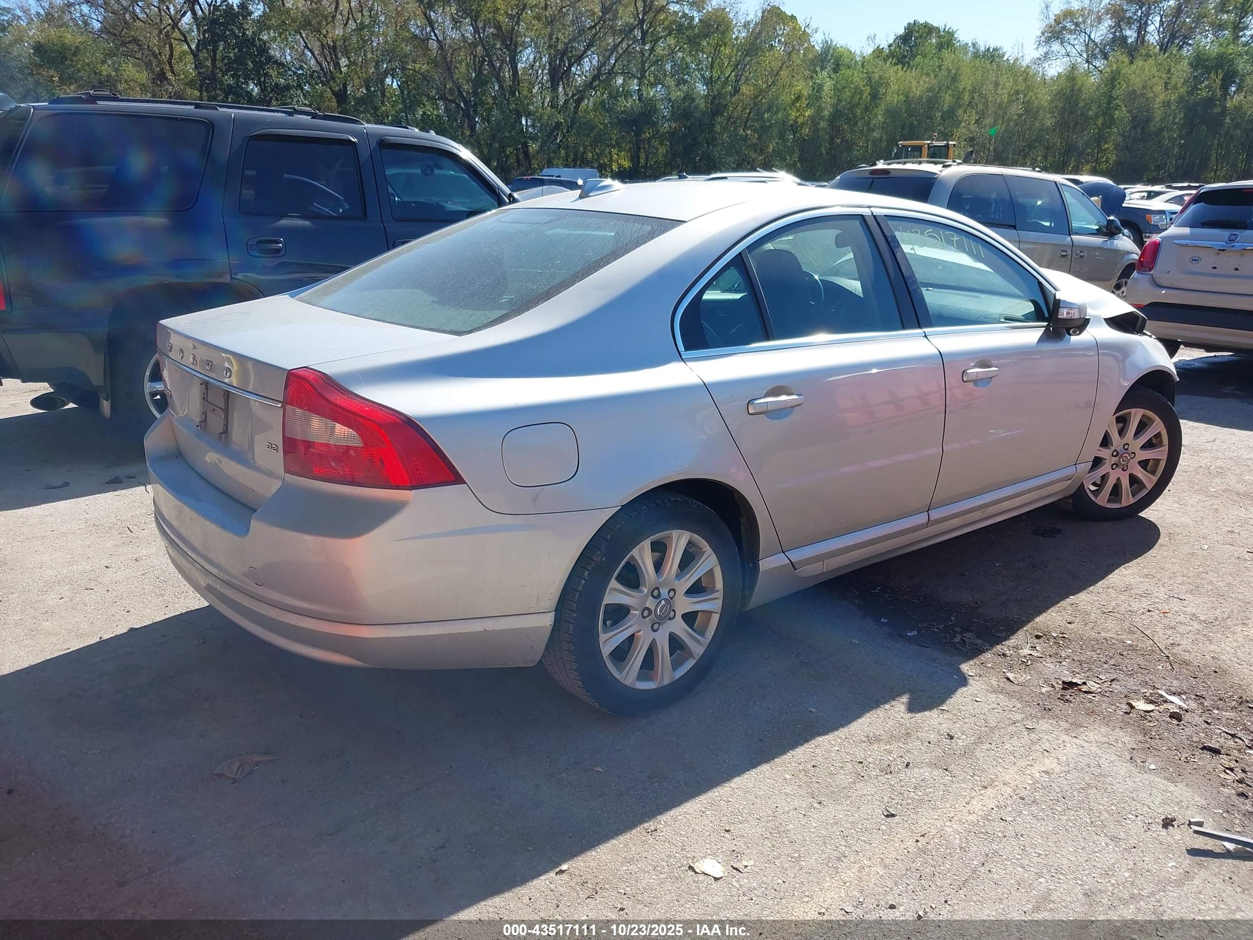 VOLVO S80 image 4
