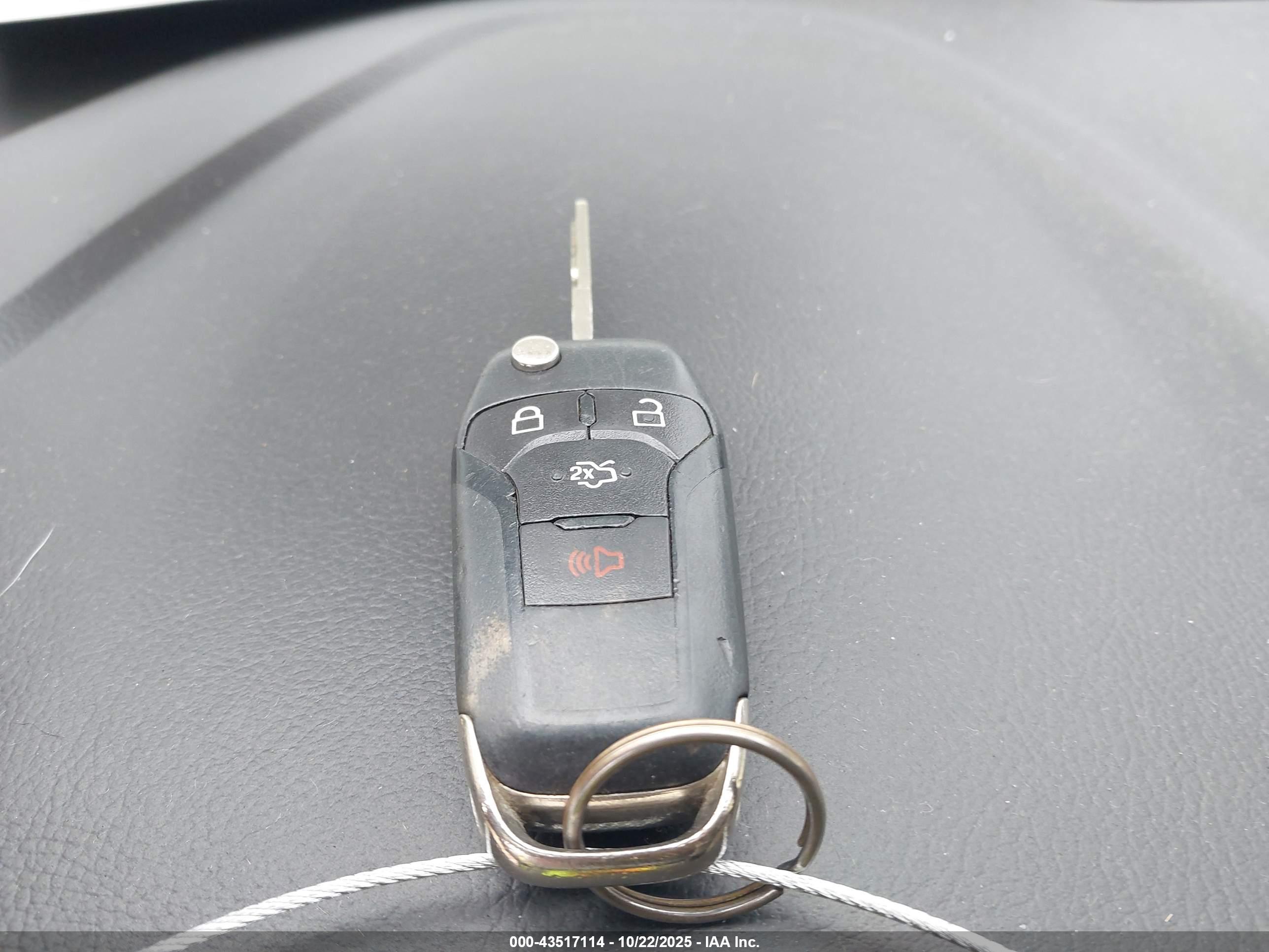 FORD FUSION image 11