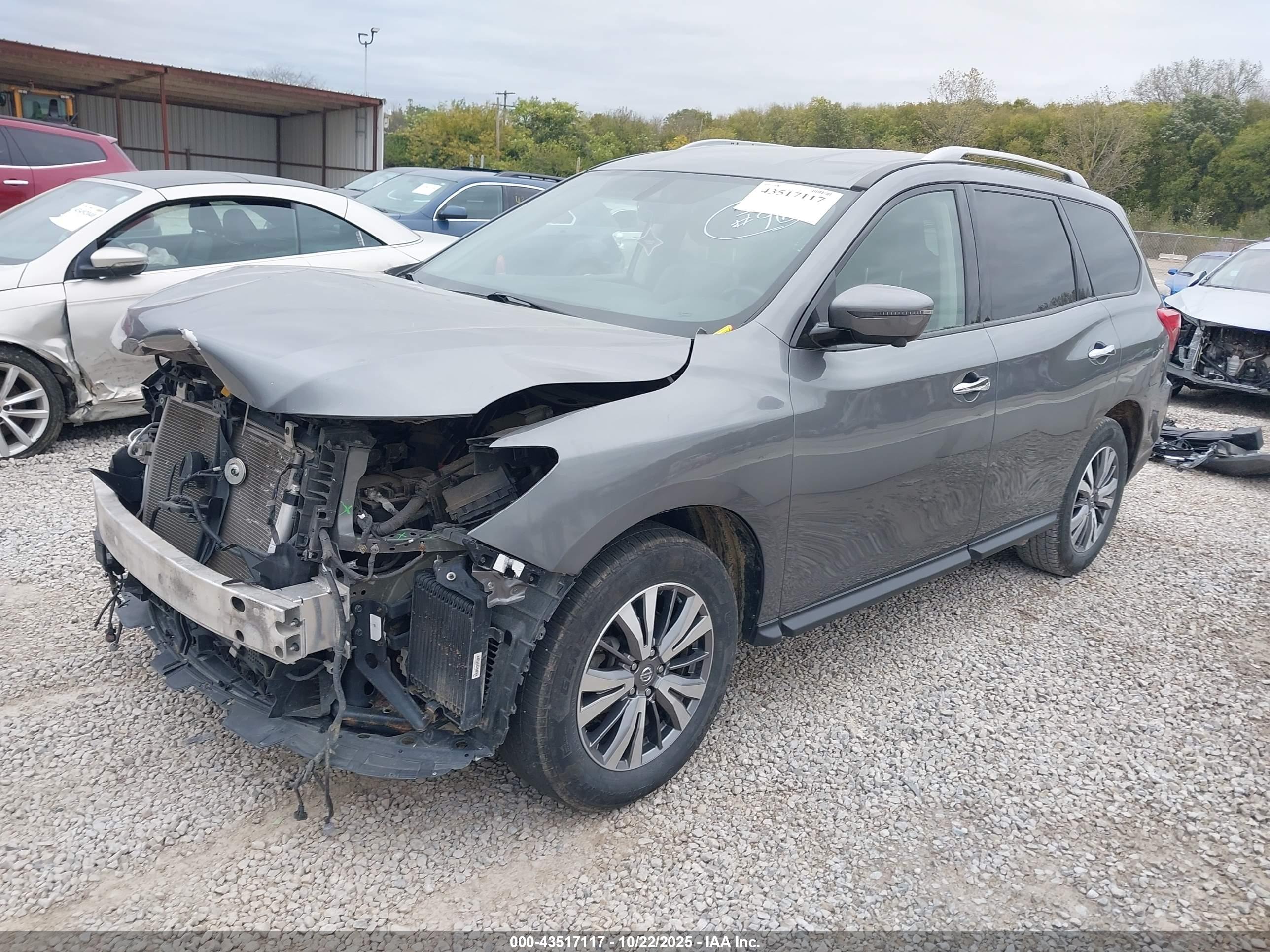 NISSAN PATHFINDER image 2