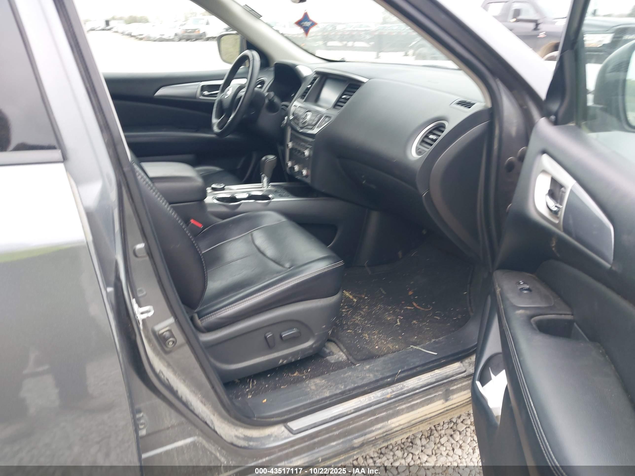 NISSAN PATHFINDER image 5
