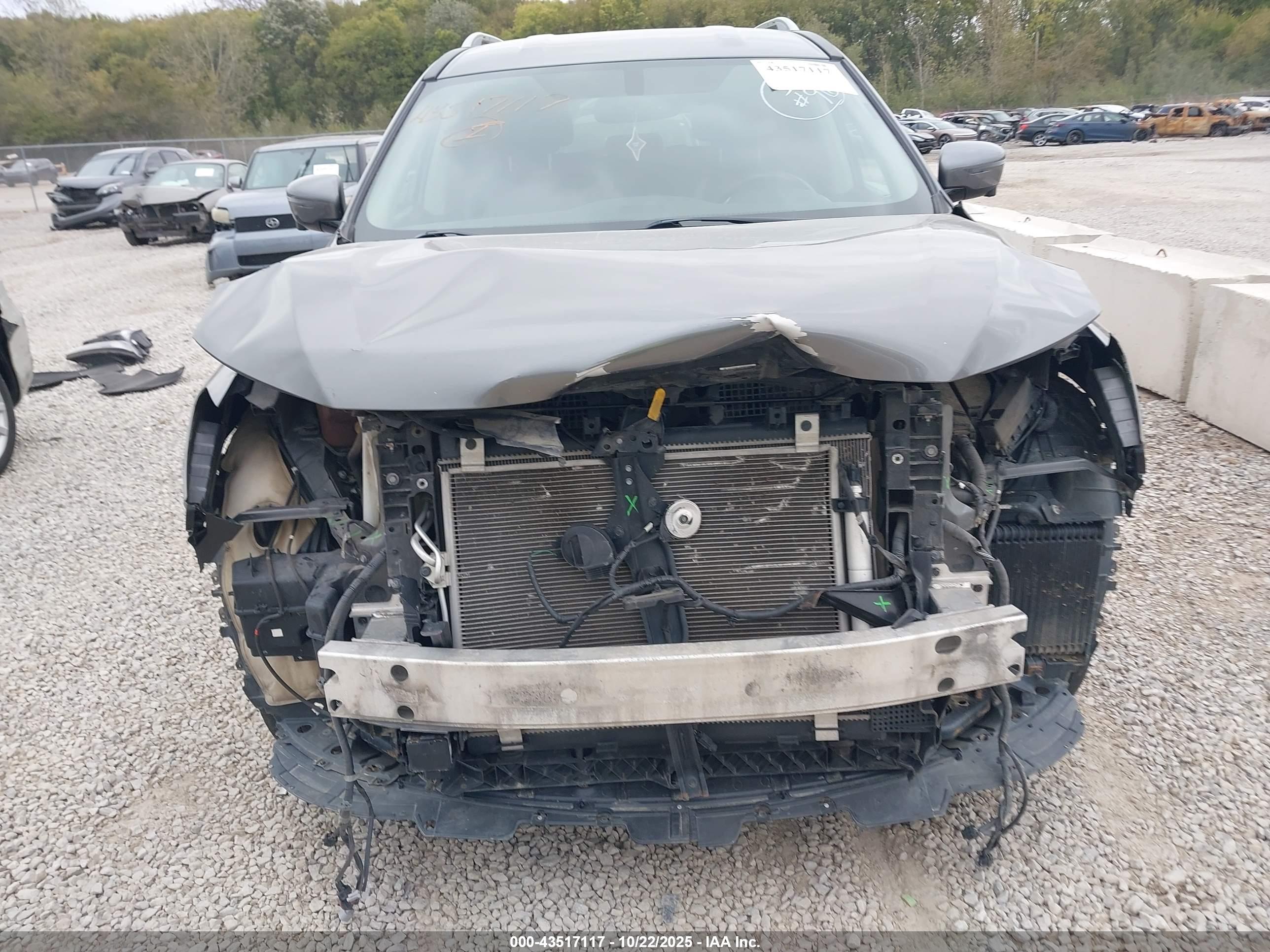 NISSAN PATHFINDER image 6