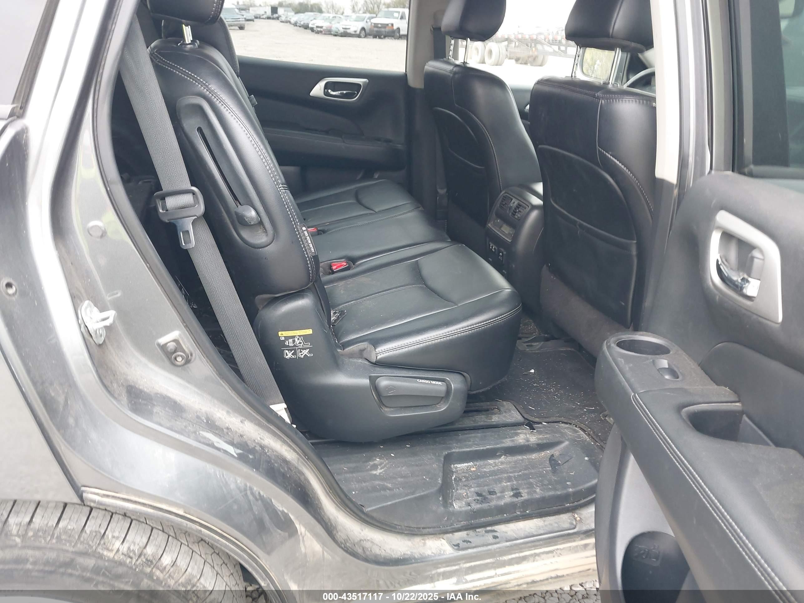 NISSAN PATHFINDER image 8
