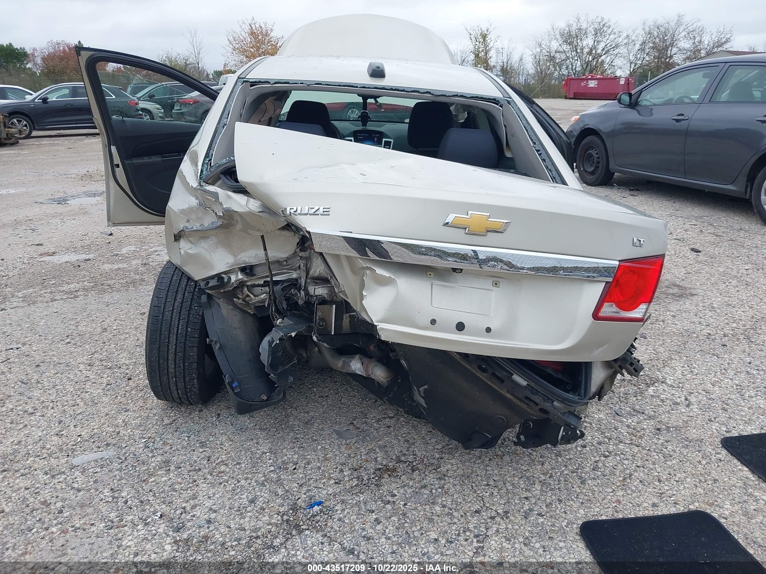 CHEVROLET CRUZE image 6