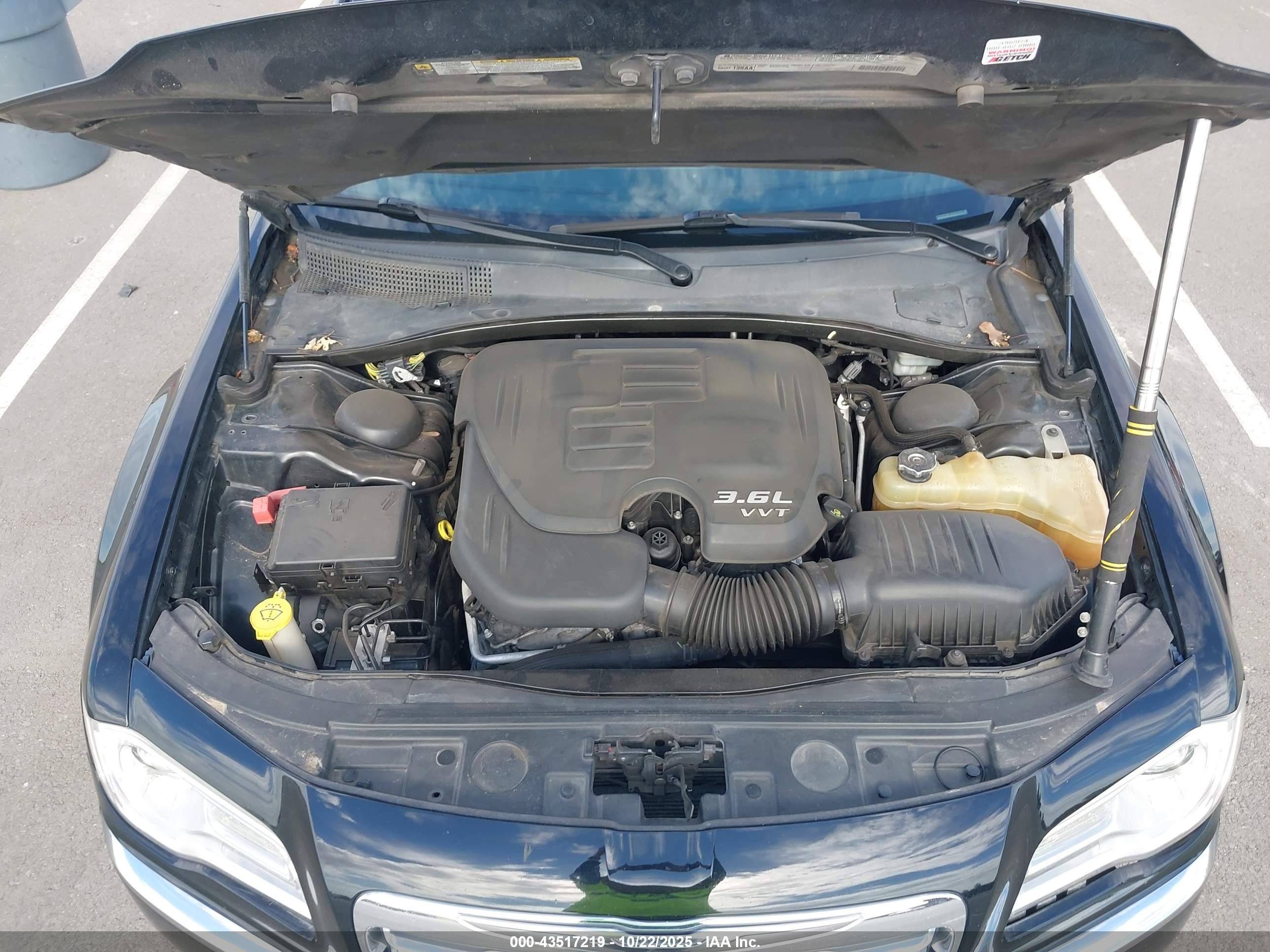 CHRYSLER 300 image 10