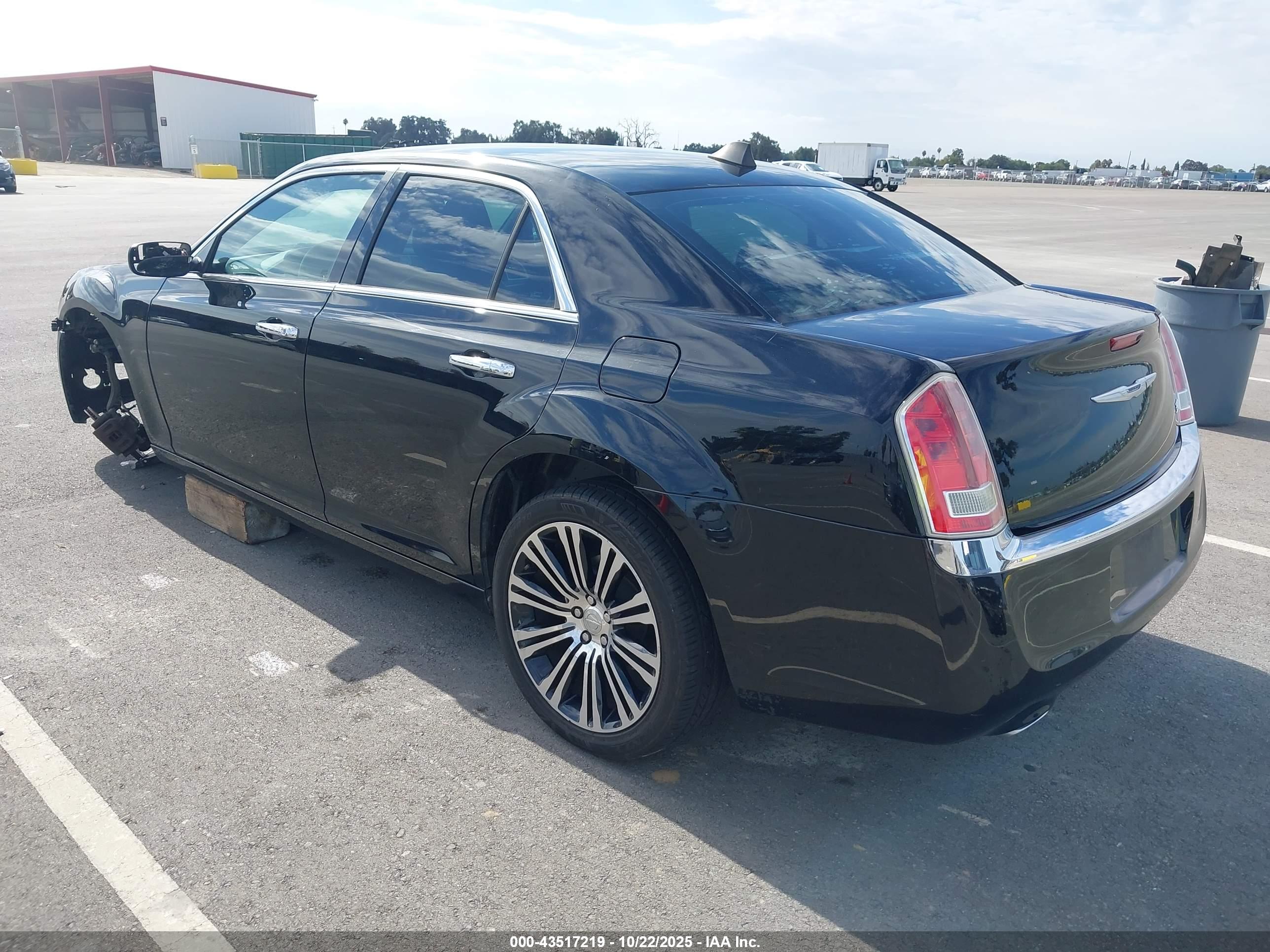 CHRYSLER 300 image 3
