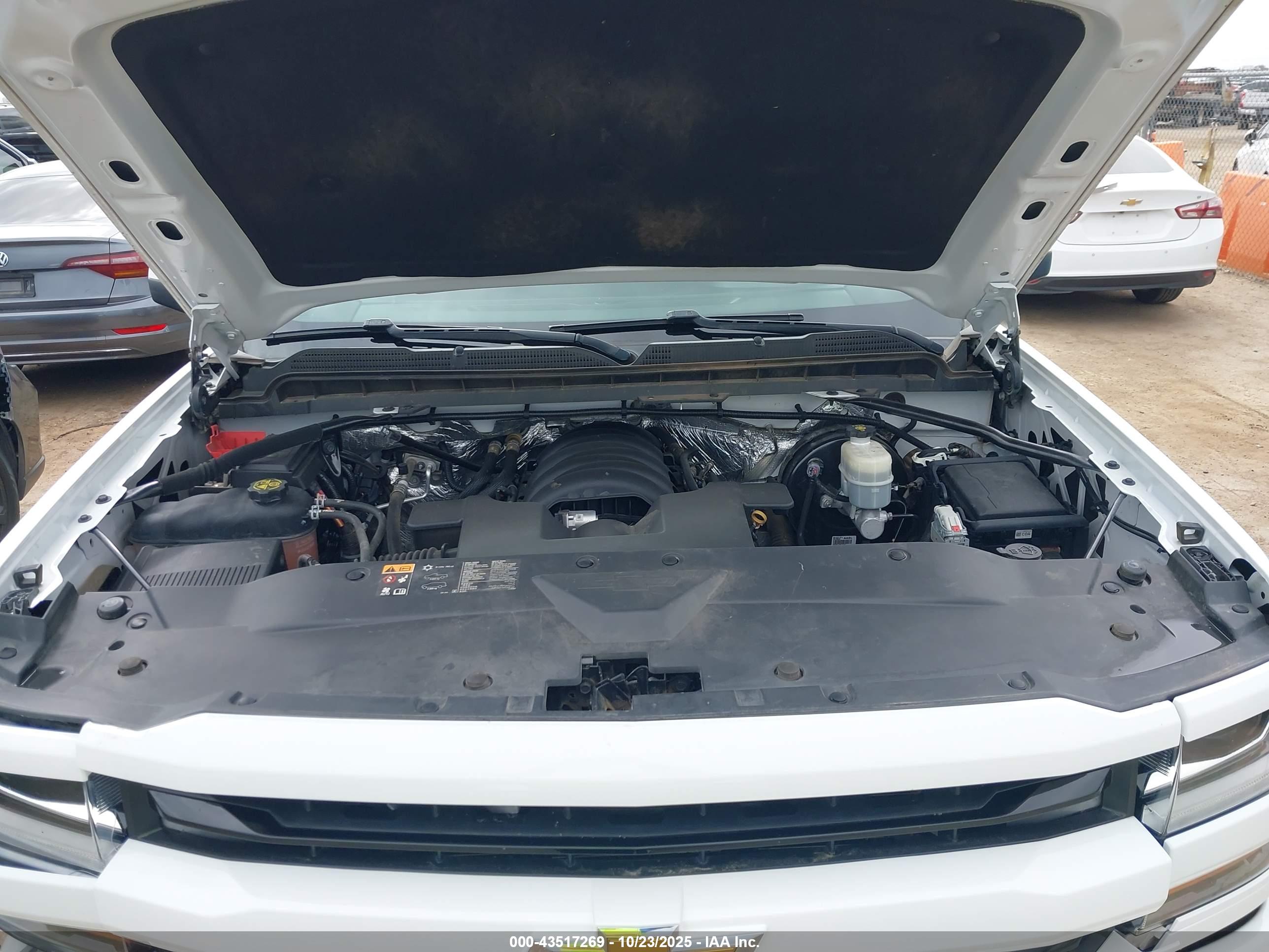 CHEVROLET SILVERADO image 10