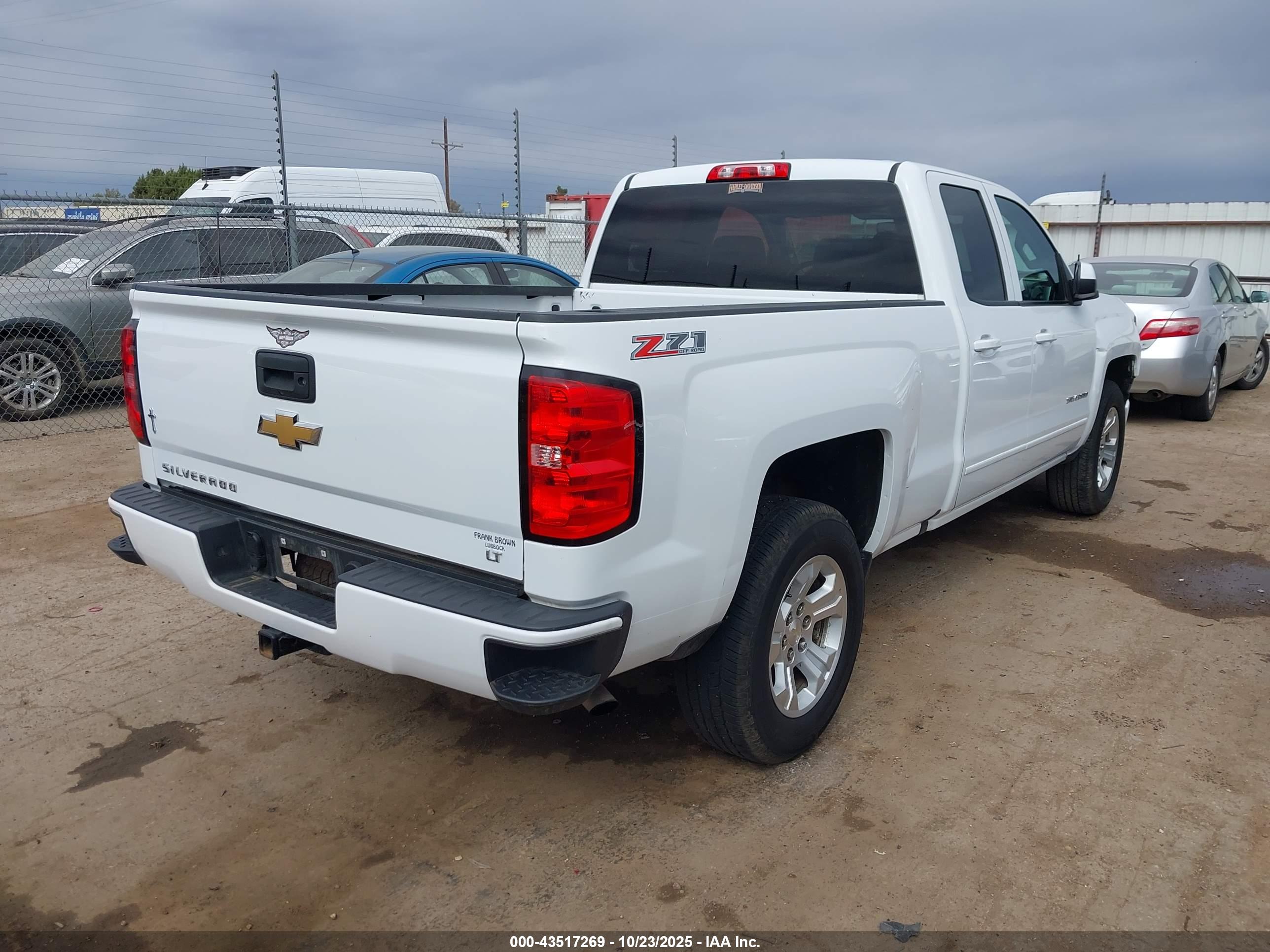 CHEVROLET SILVERADO image 4