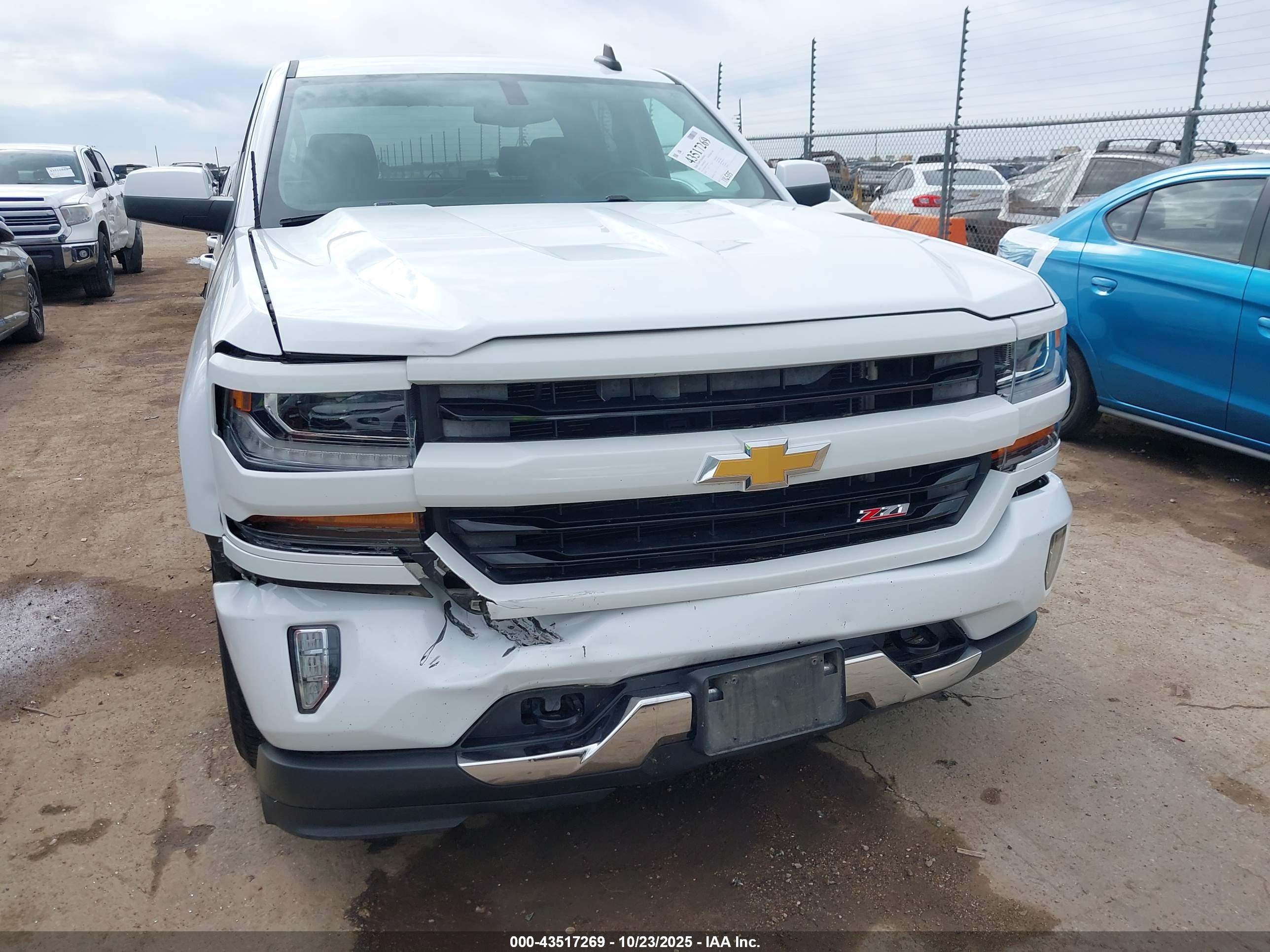 CHEVROLET SILVERADO image 6