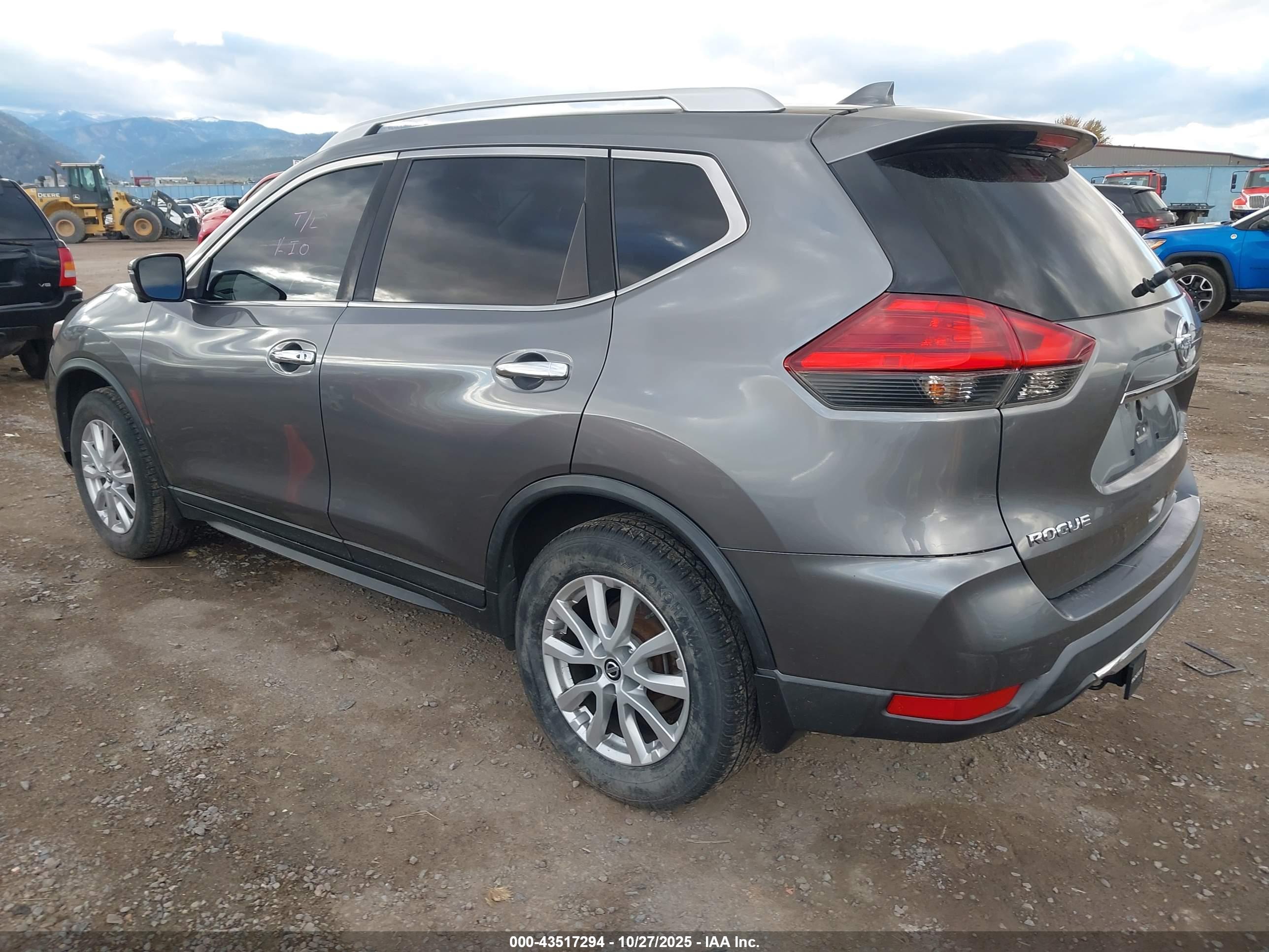 NISSAN ROGUE image 3