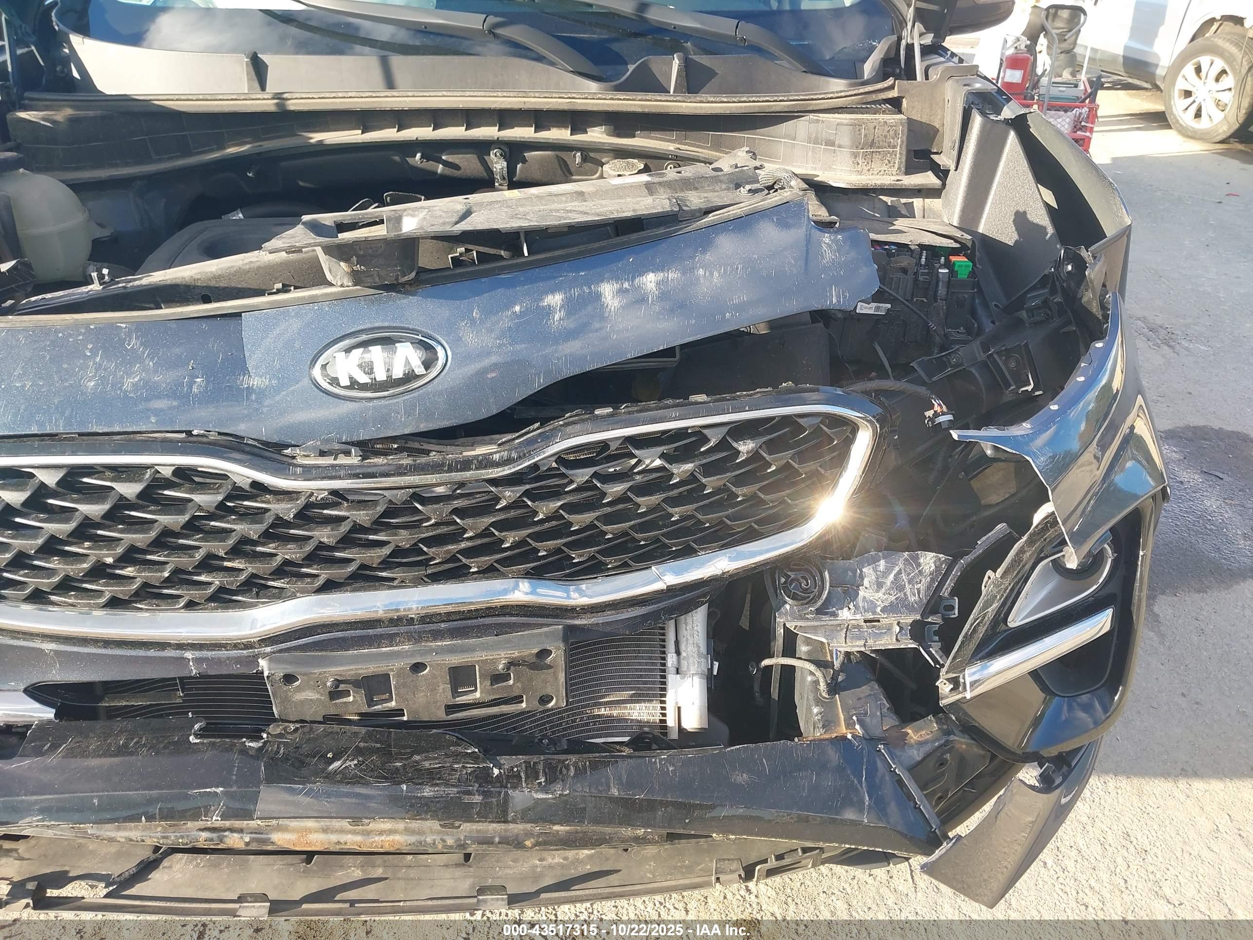 KIA SPORTAGE image 6