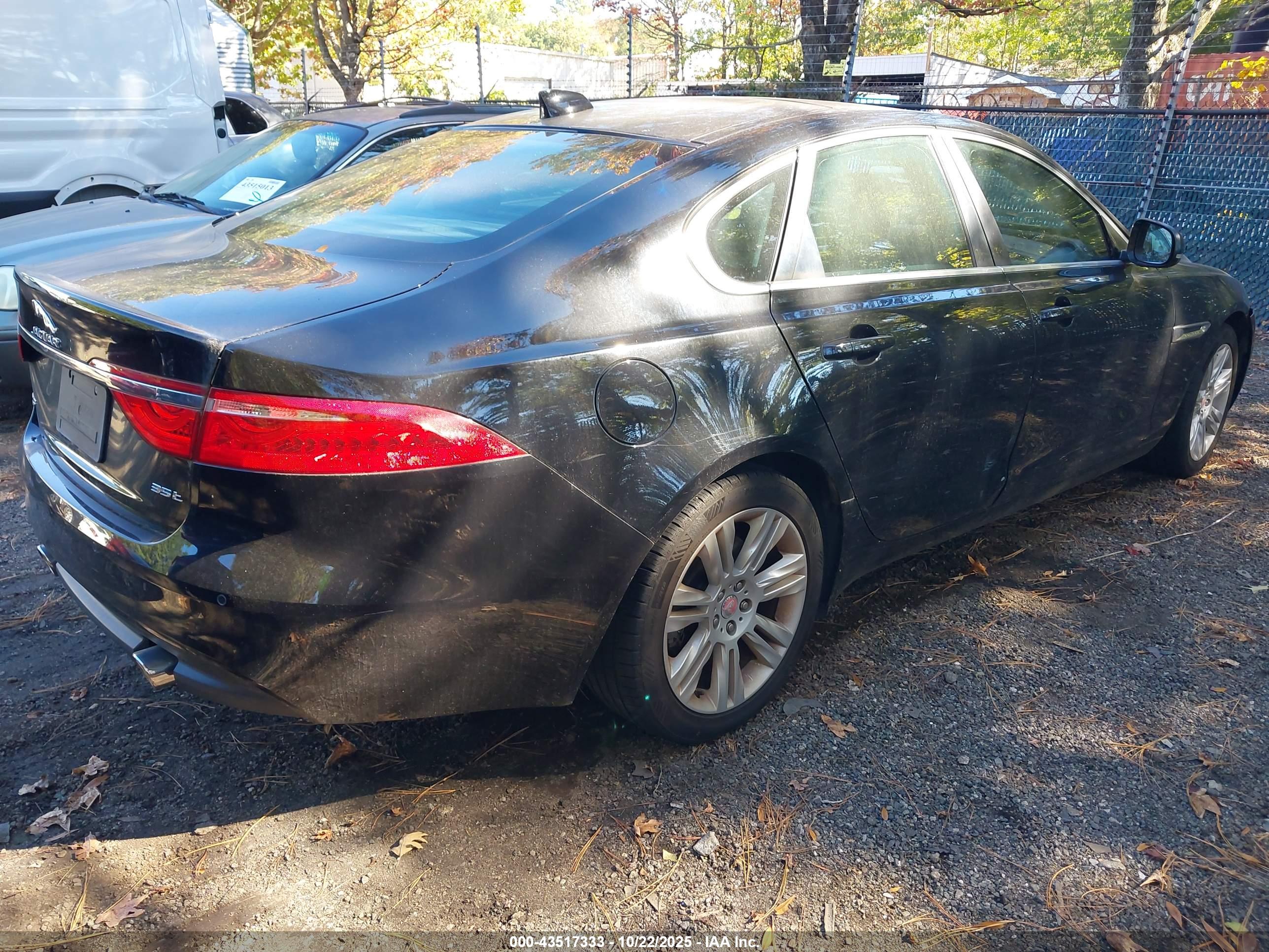 JAGUAR XF image 4