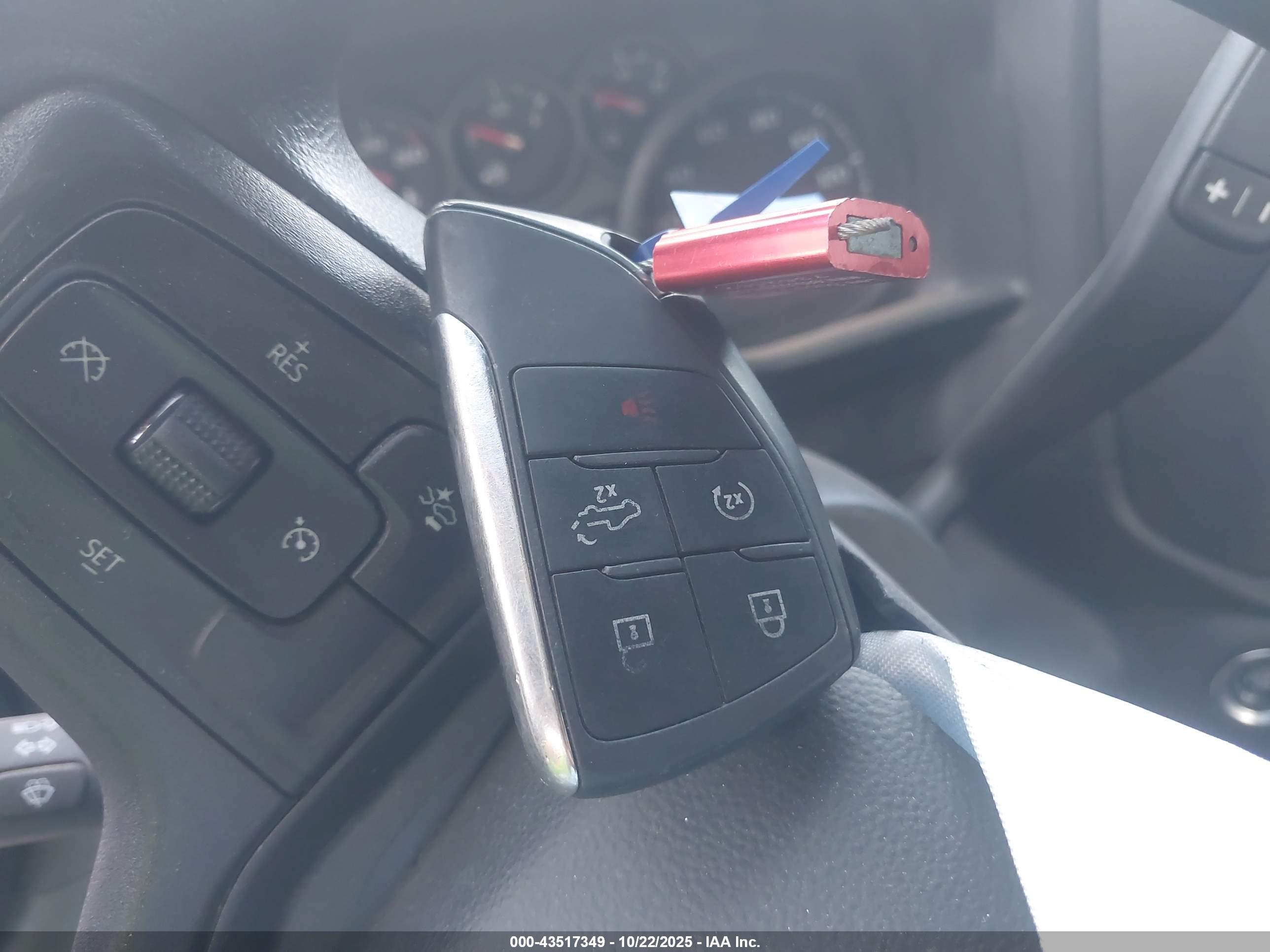 CHEVROLET SILVERADO image 11
