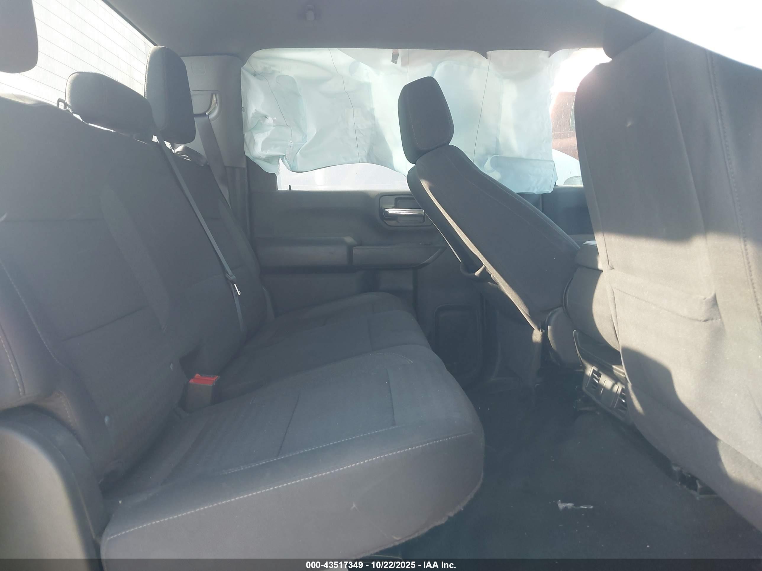 CHEVROLET SILVERADO image 8