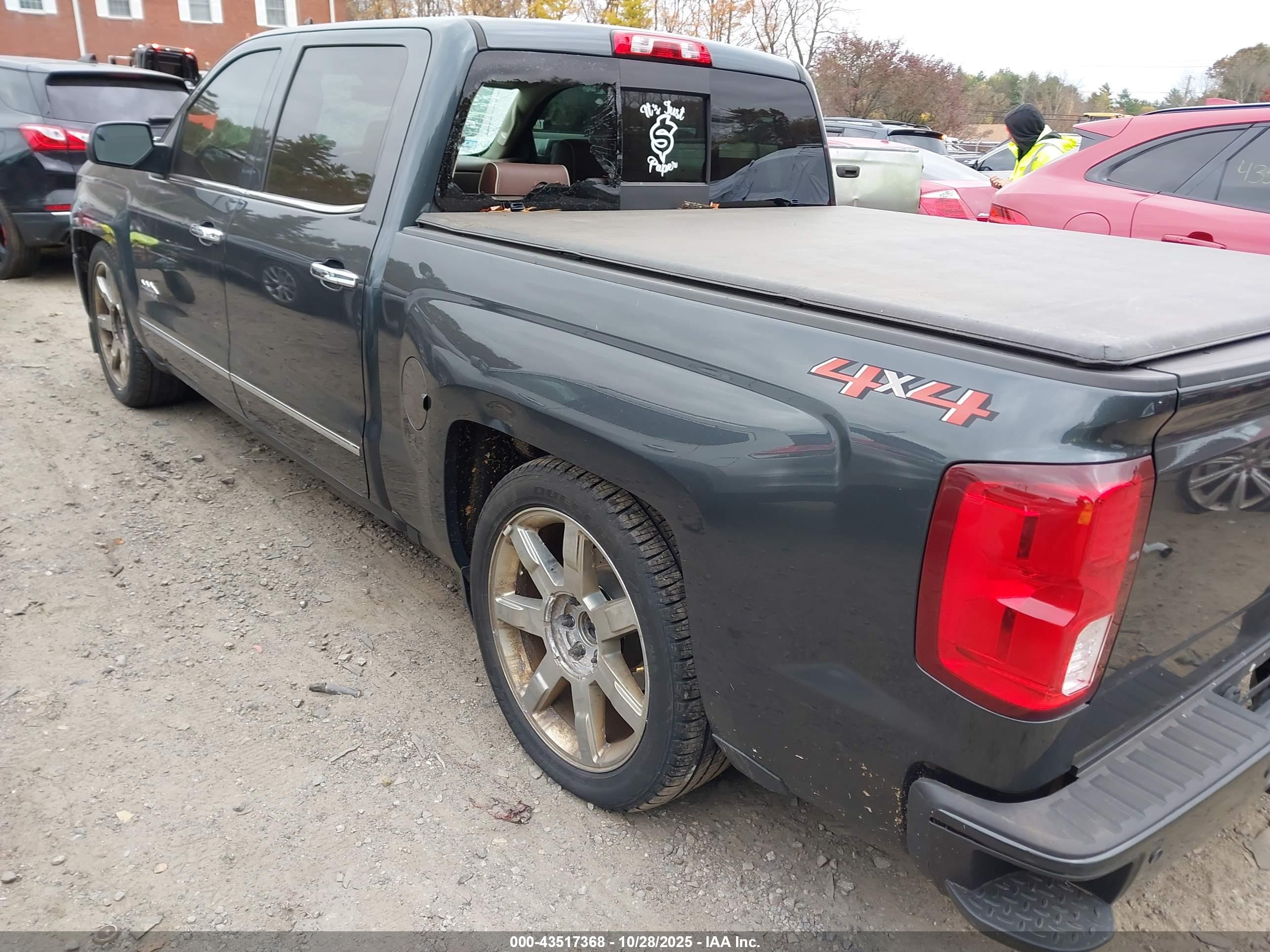 CHEVROLET SILVERADO image 3