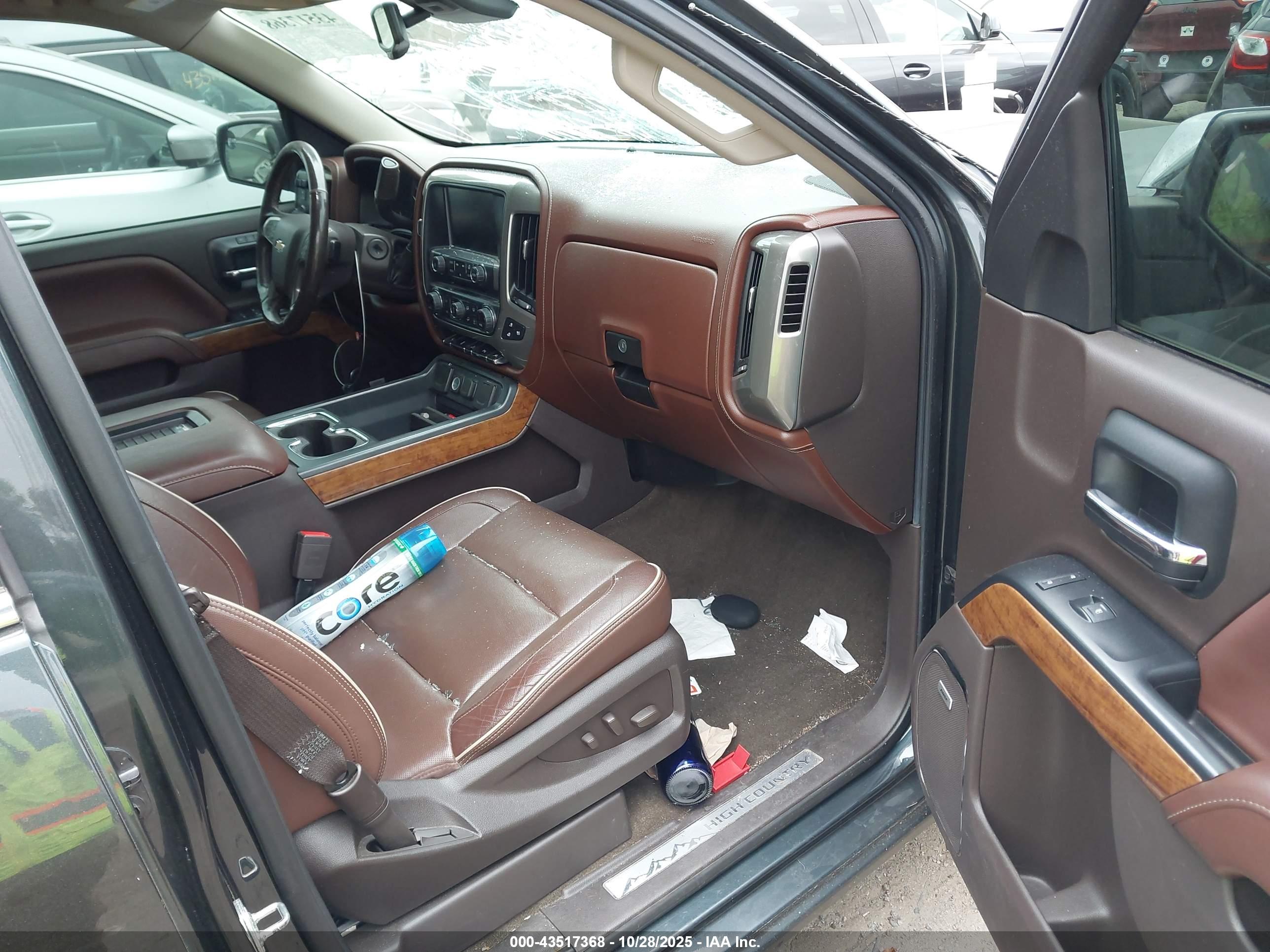 CHEVROLET SILVERADO image 5