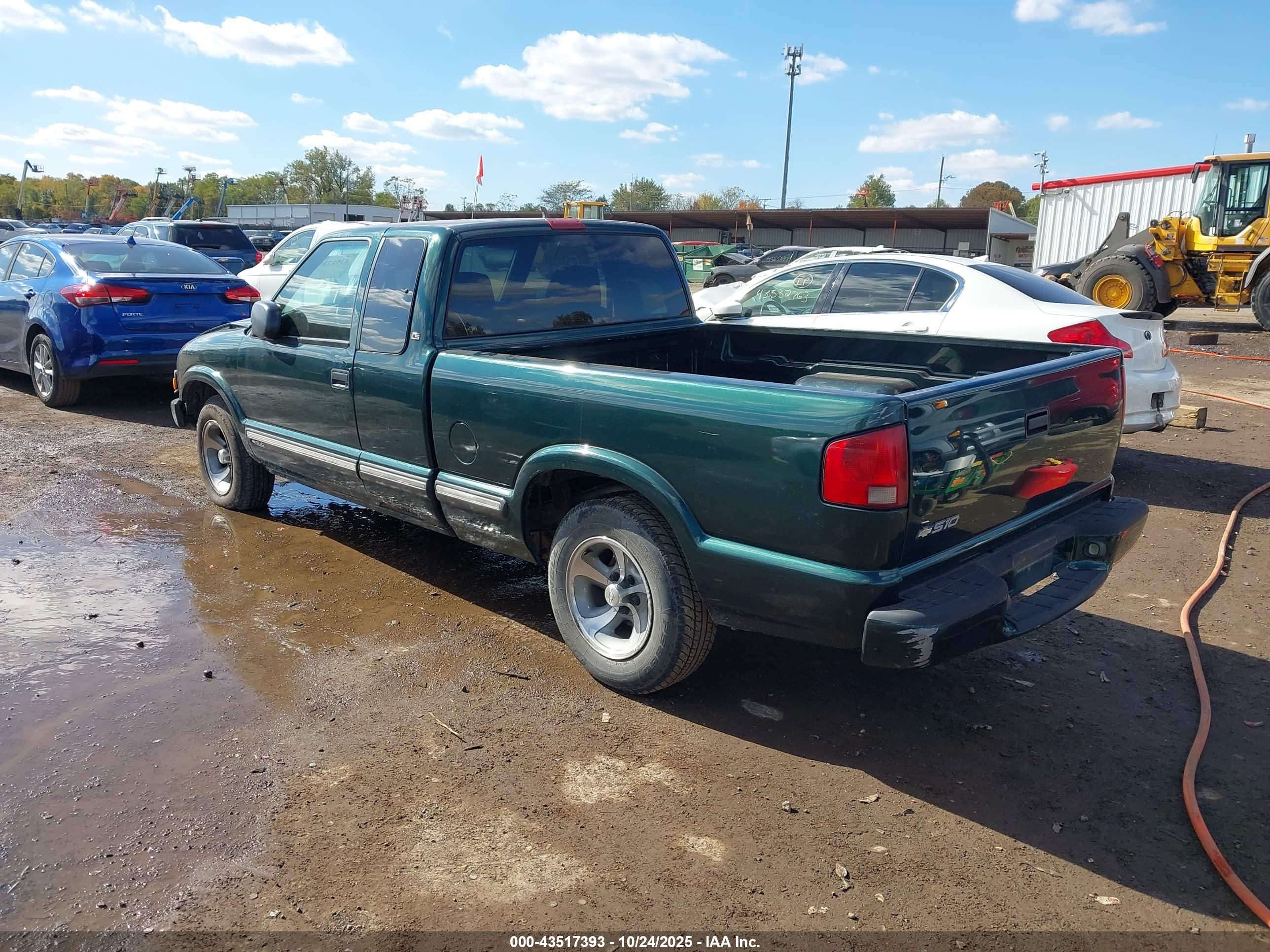 CHEVROLET S-10 image 3
