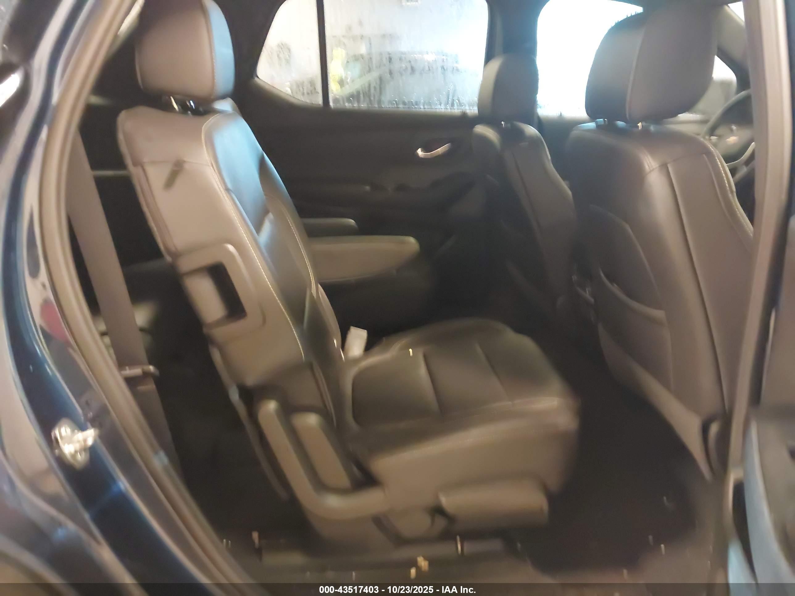 CHEVROLET TRAVERSE image 8