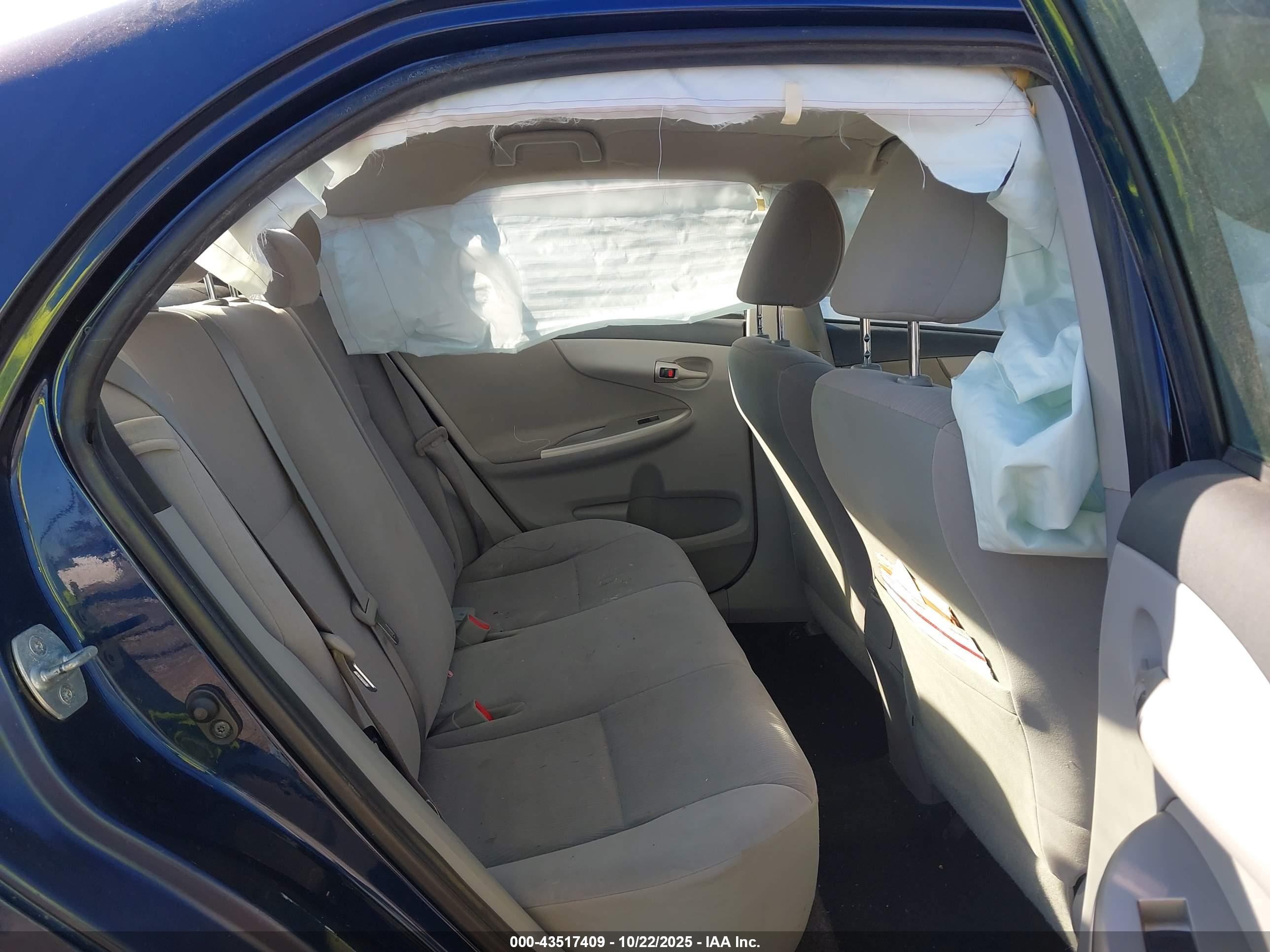 TOYOTA COROLLA image 8