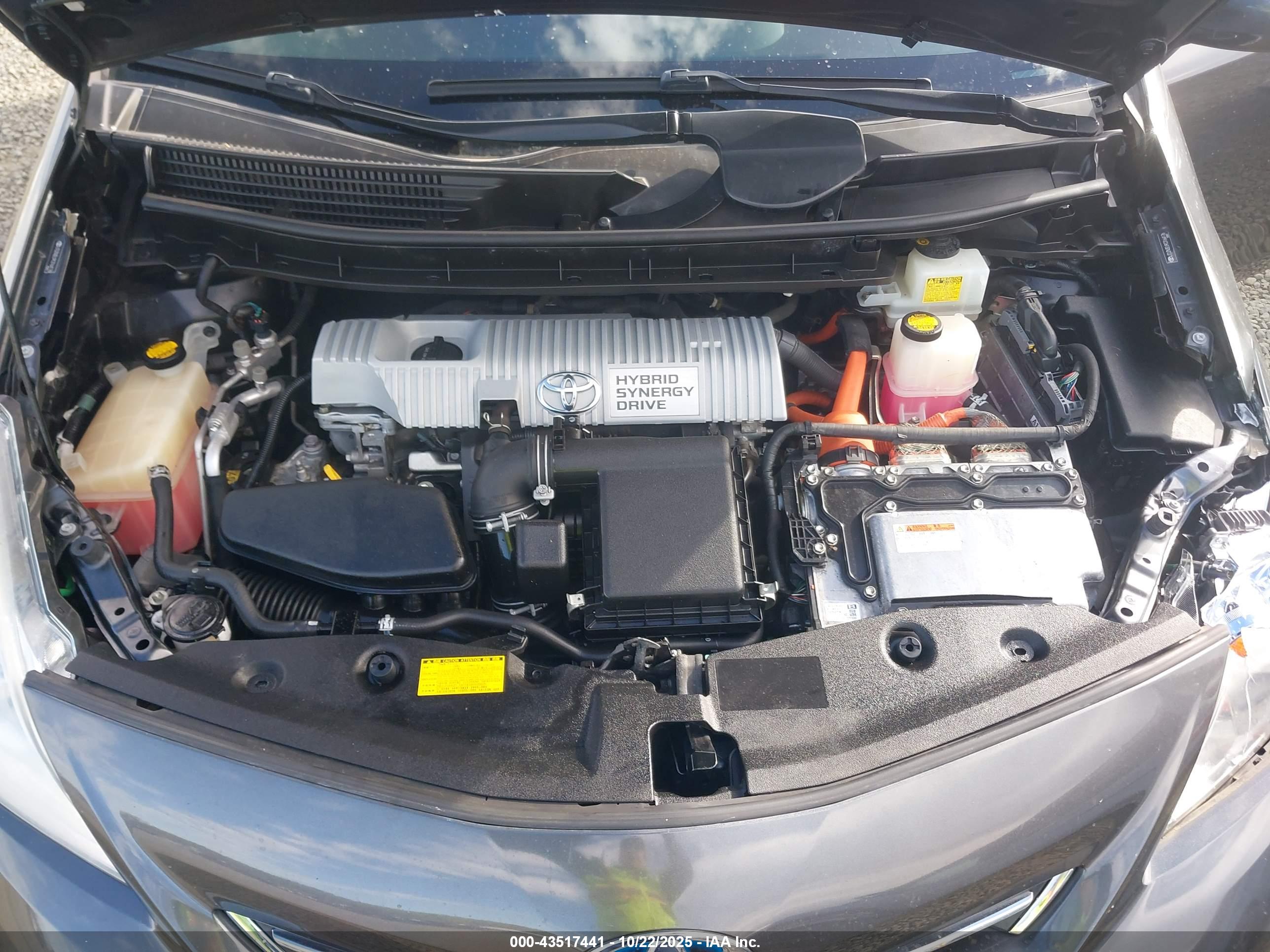 TOYOTA PRIUS image 10