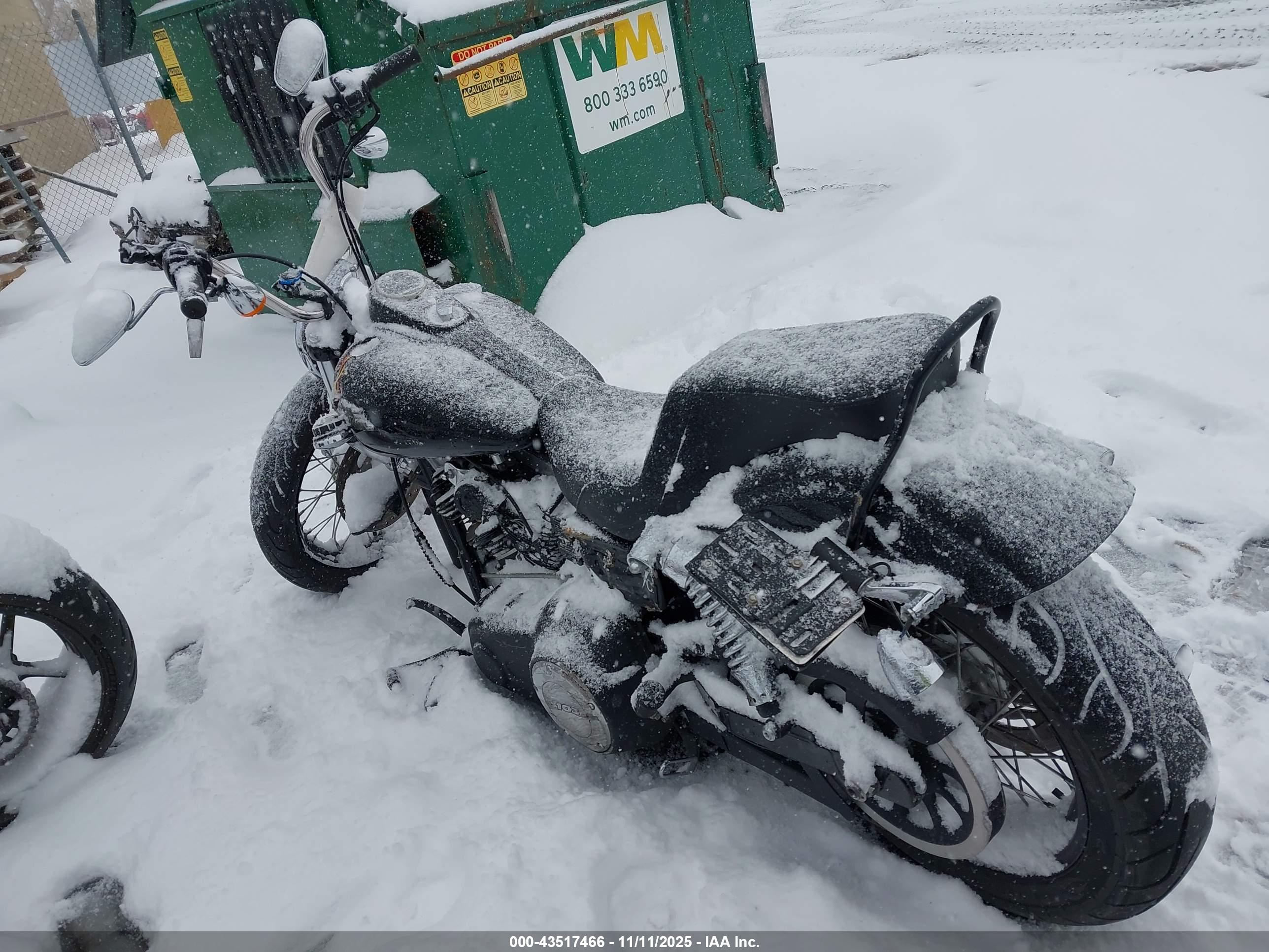 HARLEY-DAVIDSON FXDBP image 3
