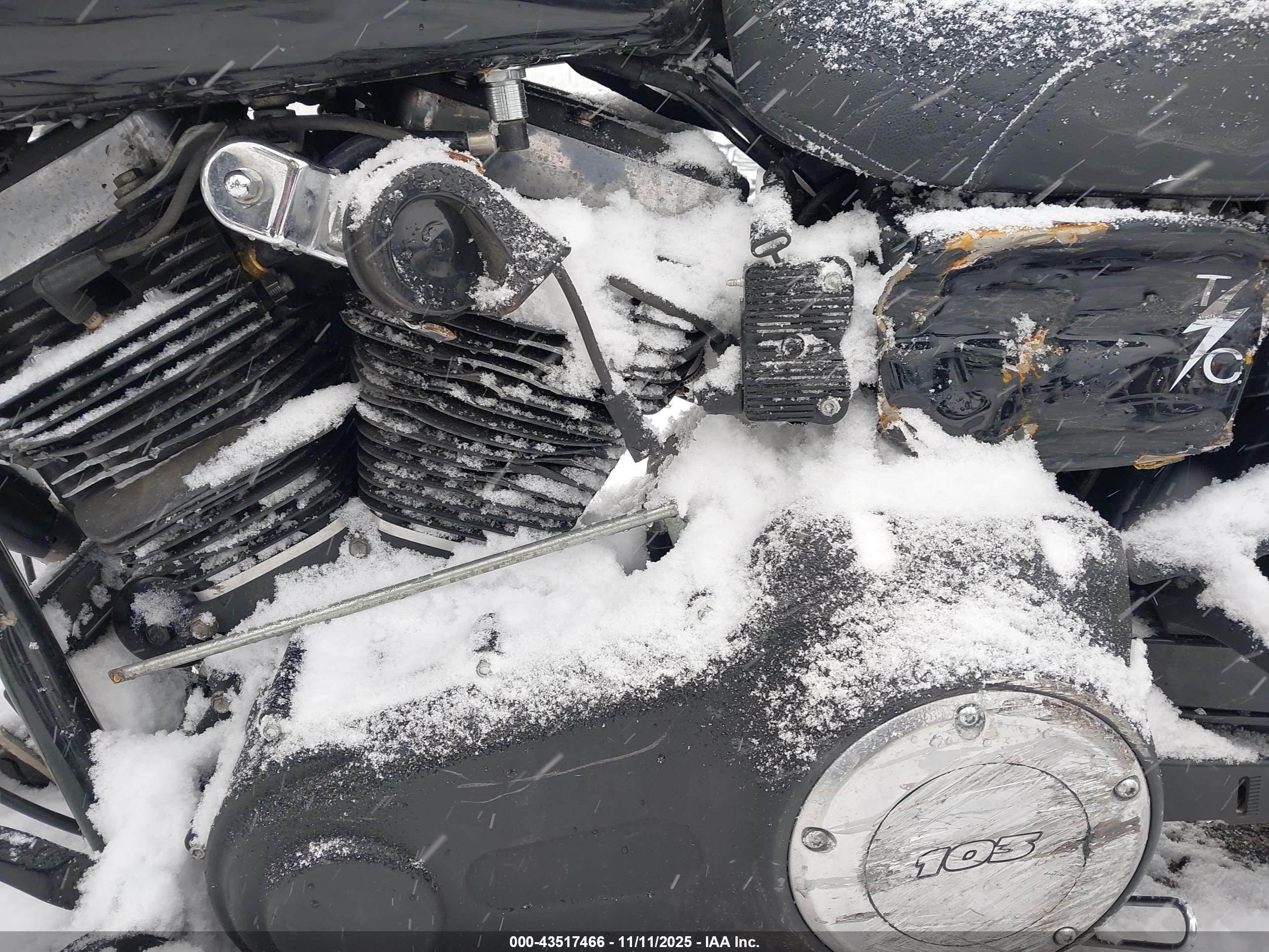 HARLEY-DAVIDSON FXDBP image 9