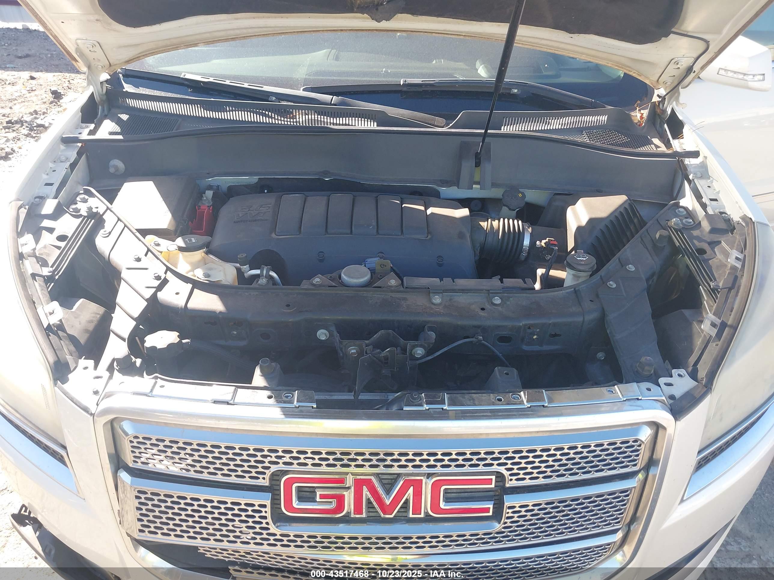 GMC ACADIA image 10