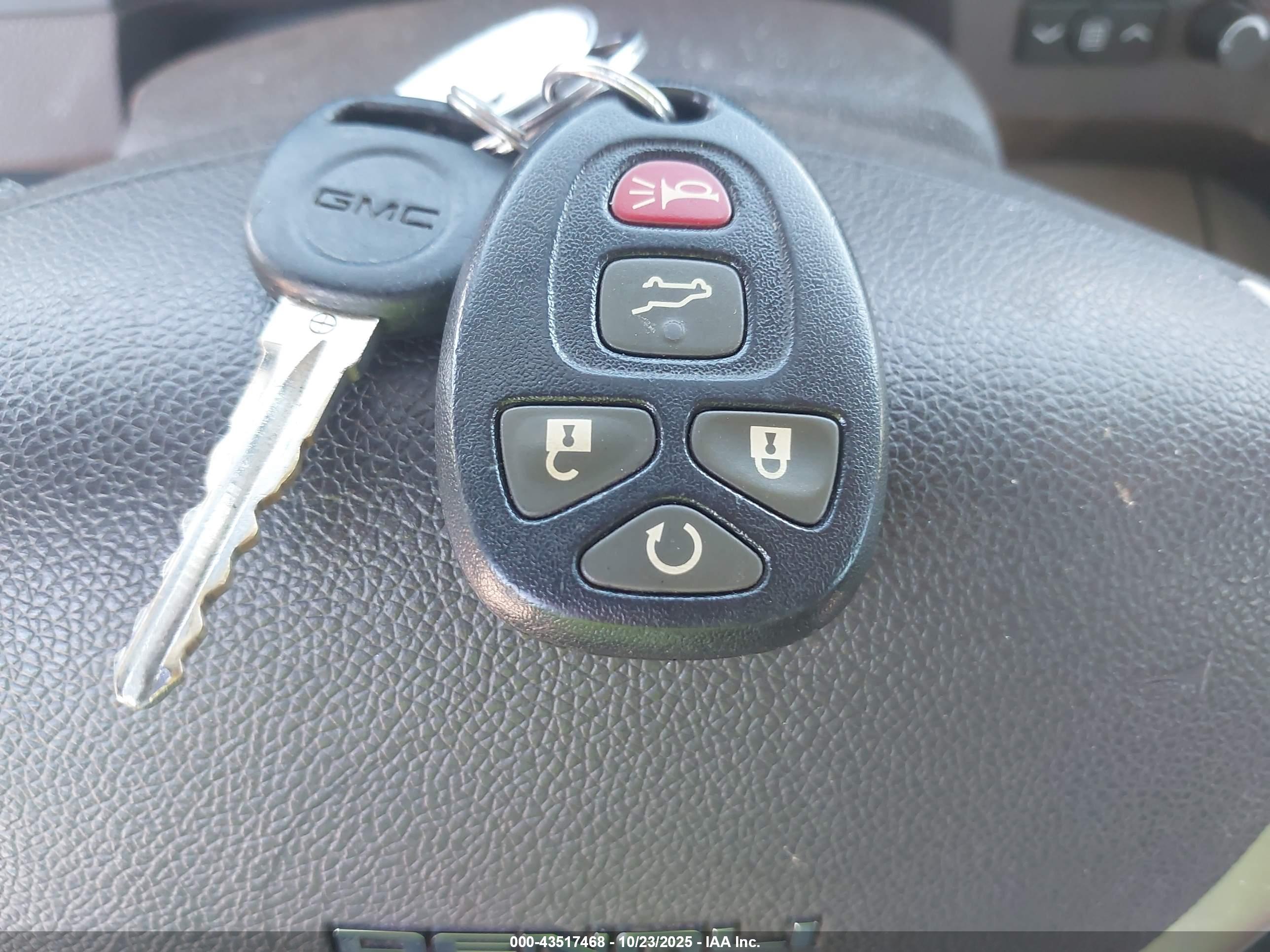 GMC ACADIA image 11