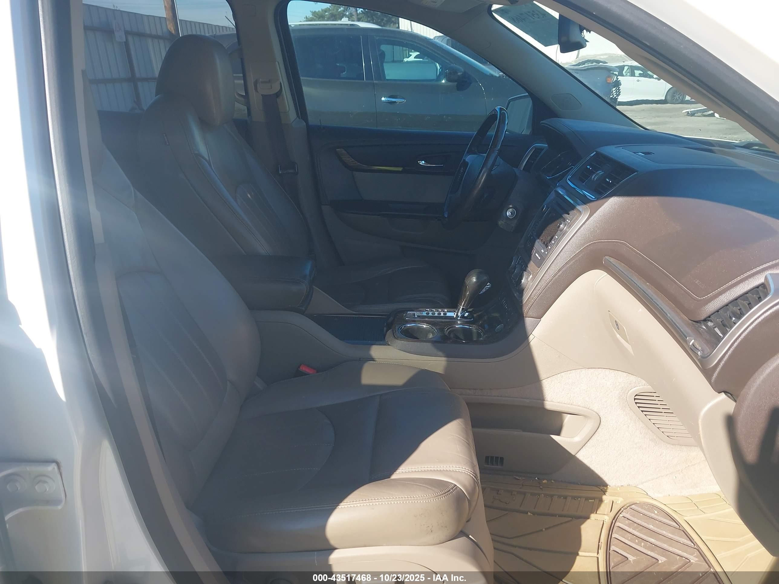 GMC ACADIA image 5