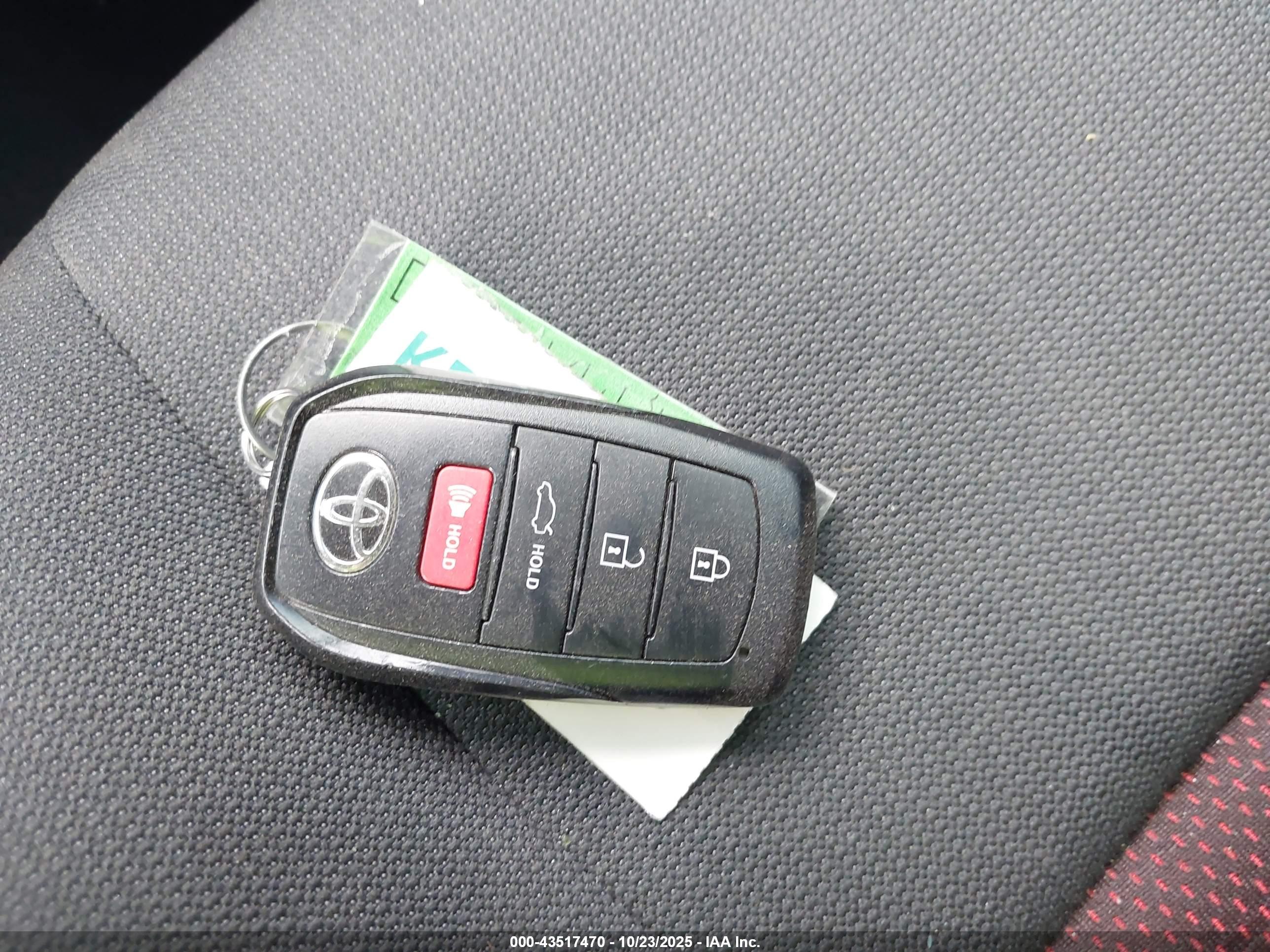 TOYOTA COROLLA image 11