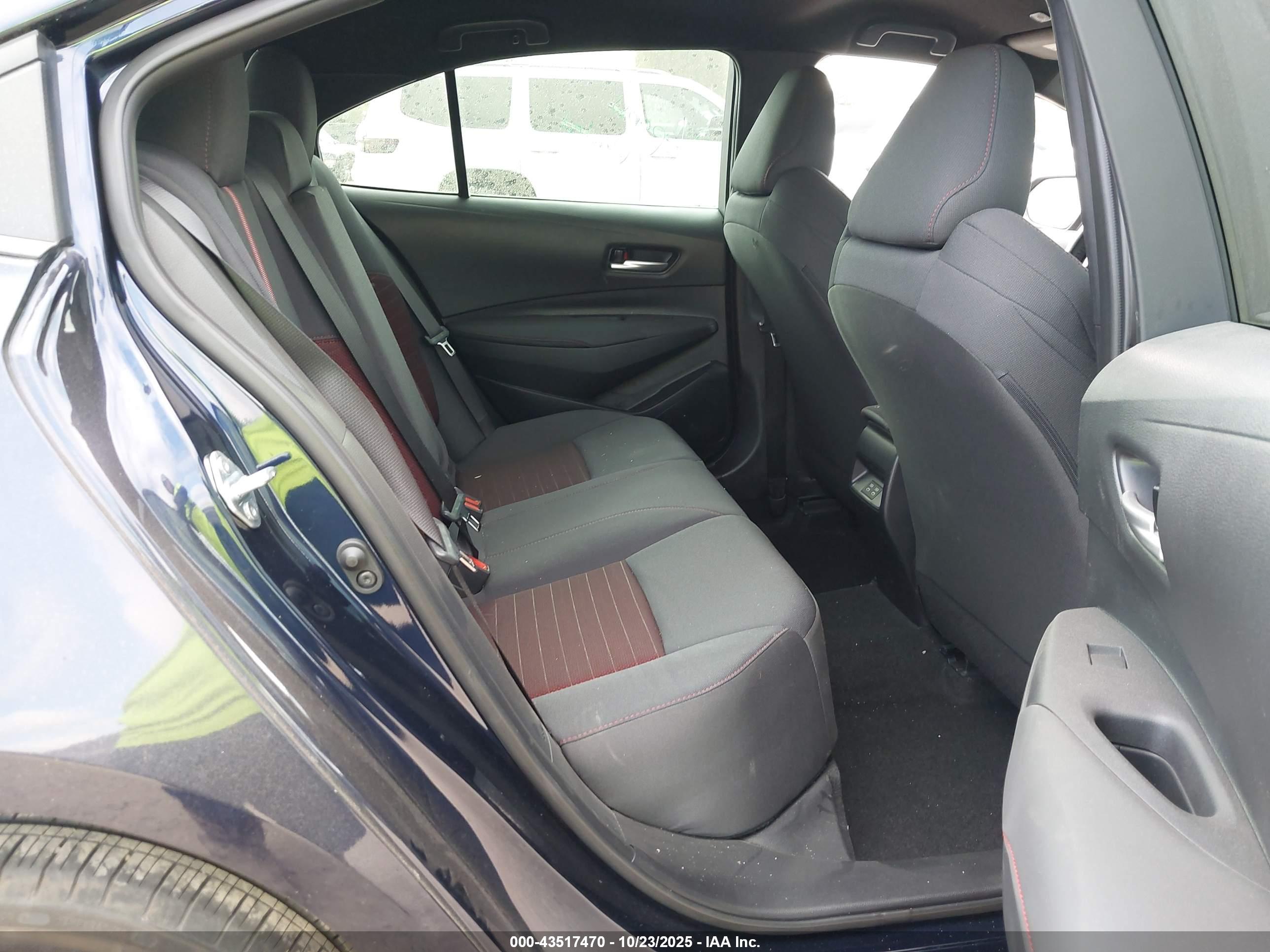 TOYOTA COROLLA image 8