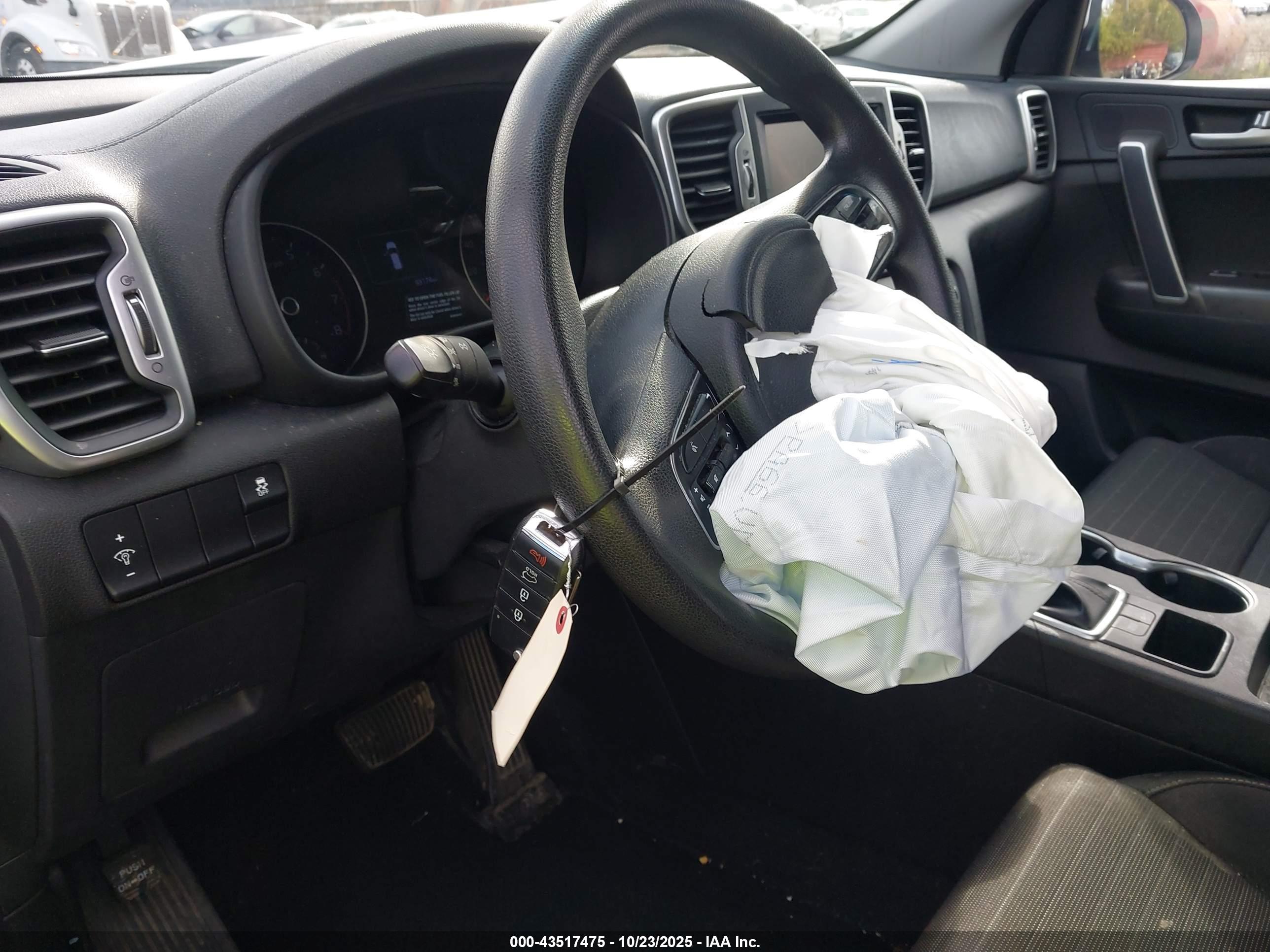 KIA SPORTAGE image 11