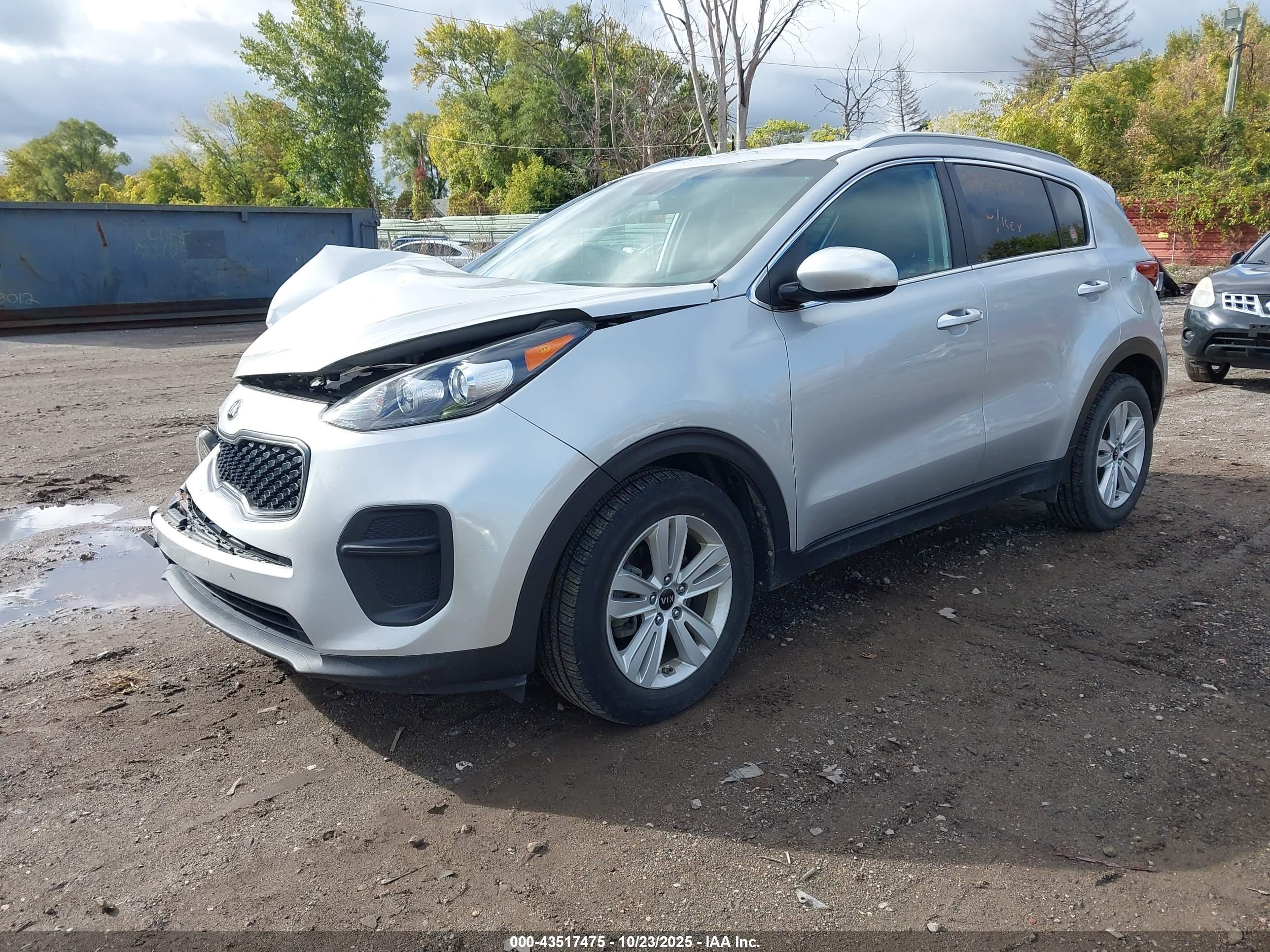 KIA SPORTAGE image 2