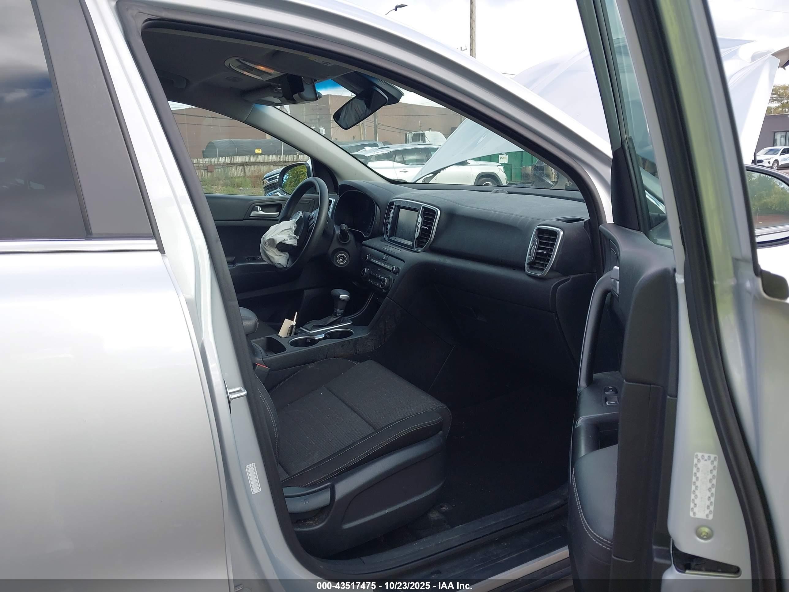 KIA SPORTAGE image 5