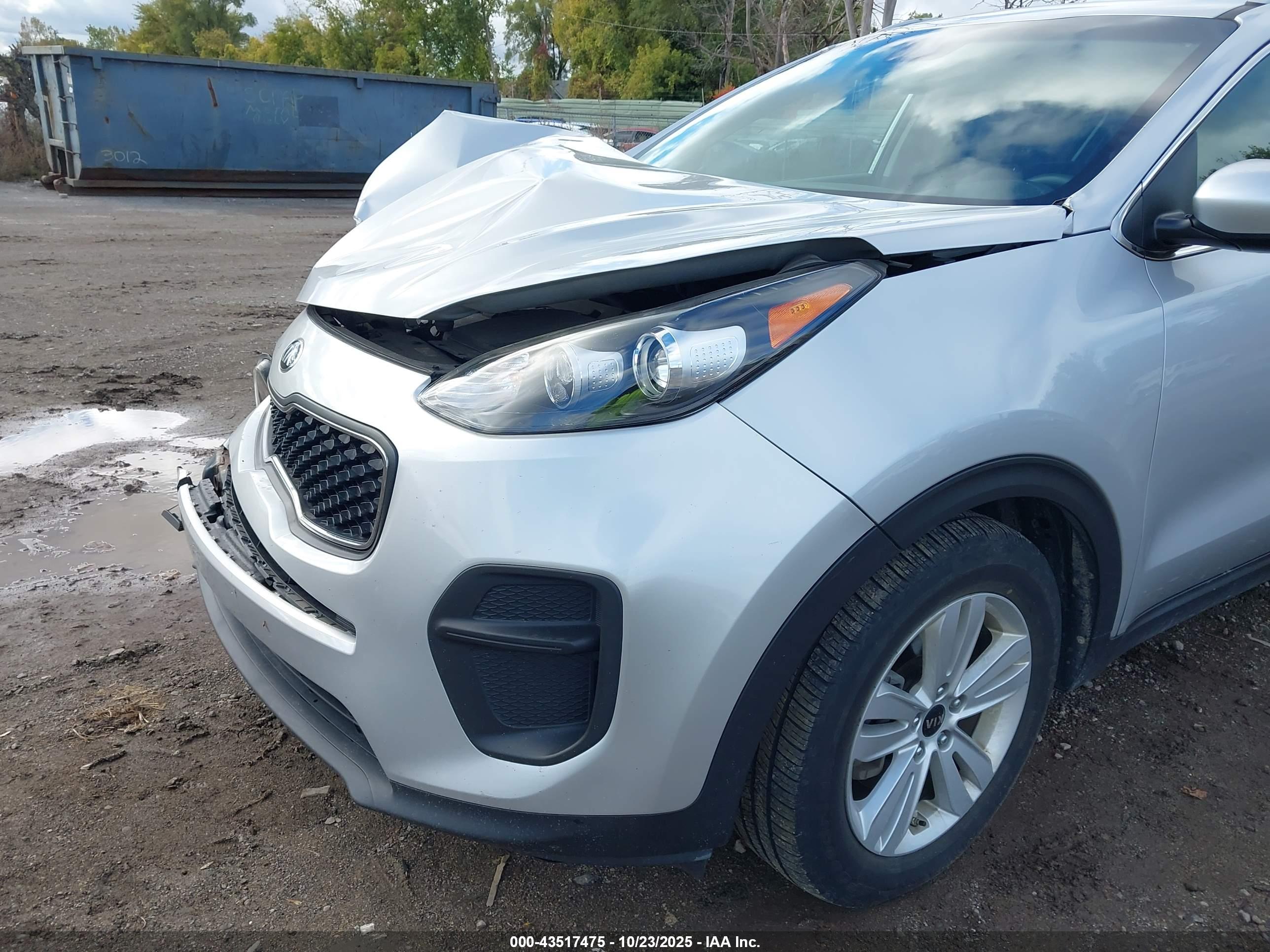 KIA SPORTAGE image 6