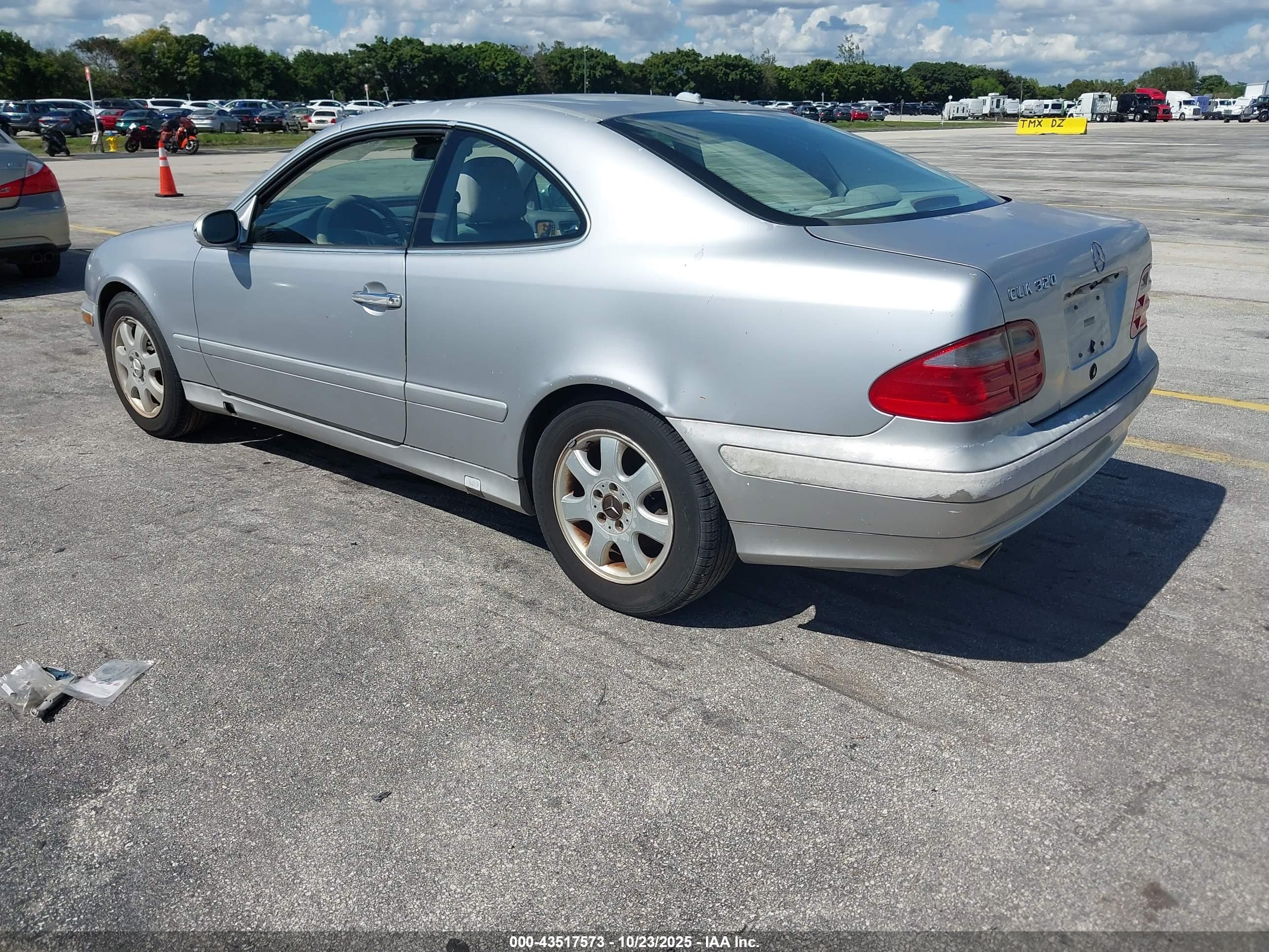 MERCEDES-BENZ CLK image 3