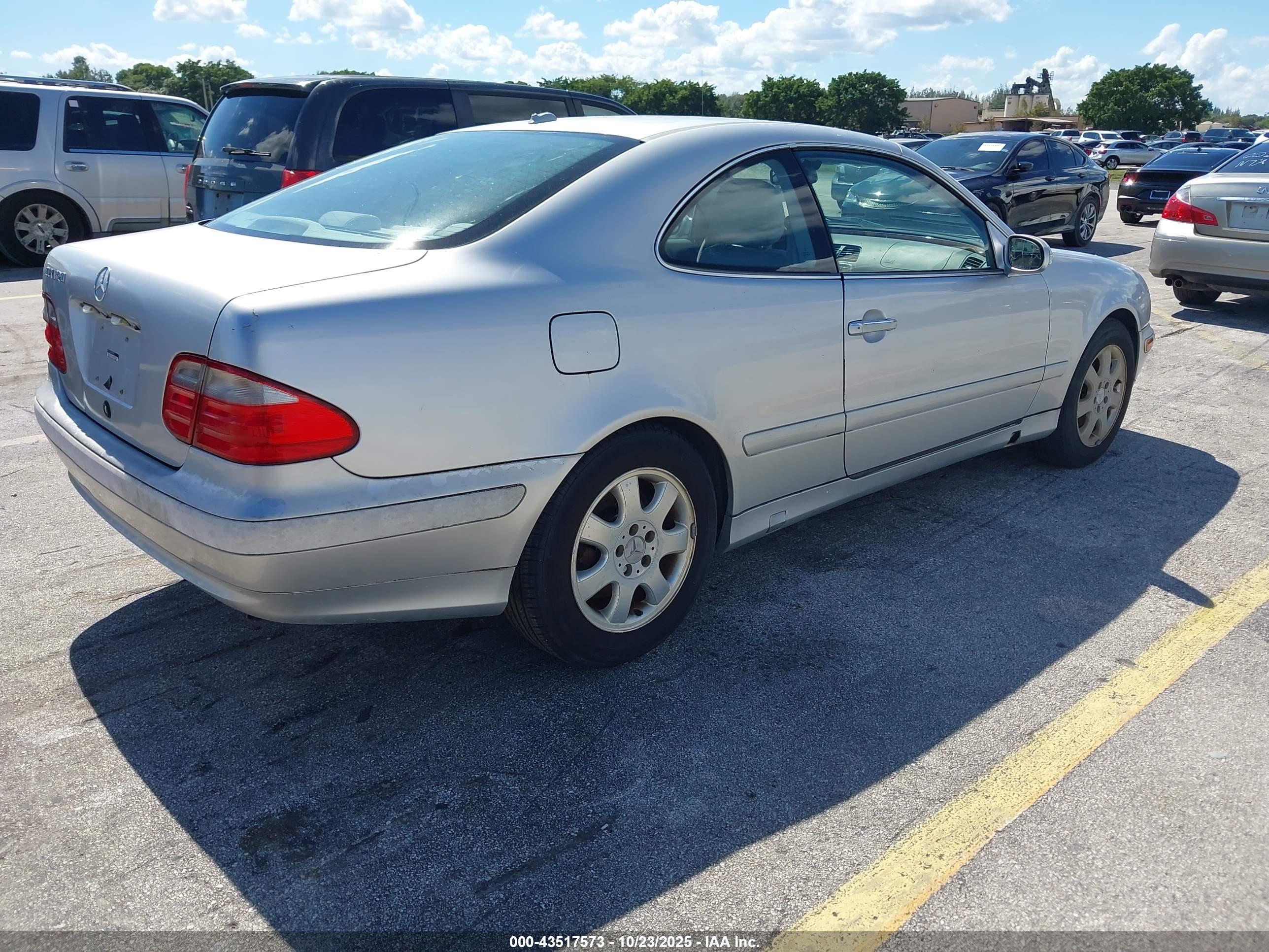 MERCEDES-BENZ CLK image 4