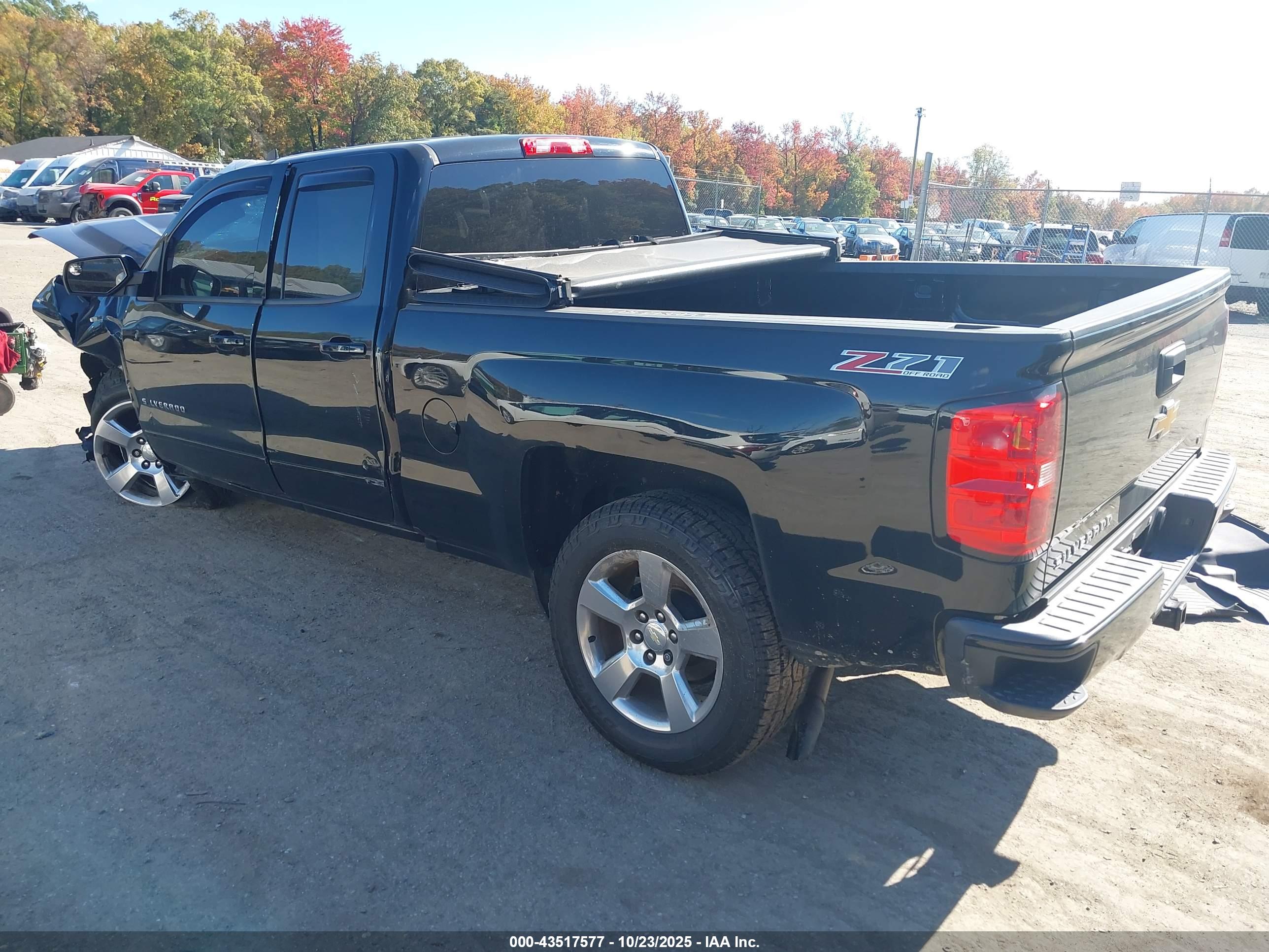 CHEVROLET SILVERADO image 3