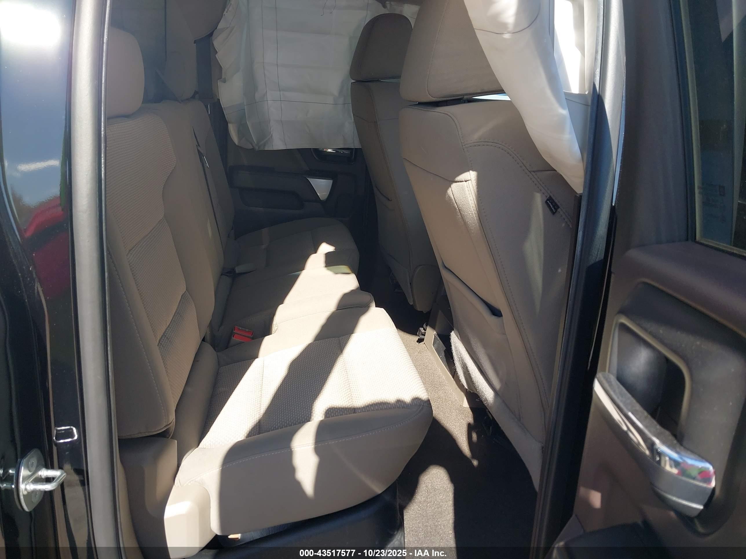 CHEVROLET SILVERADO image 8