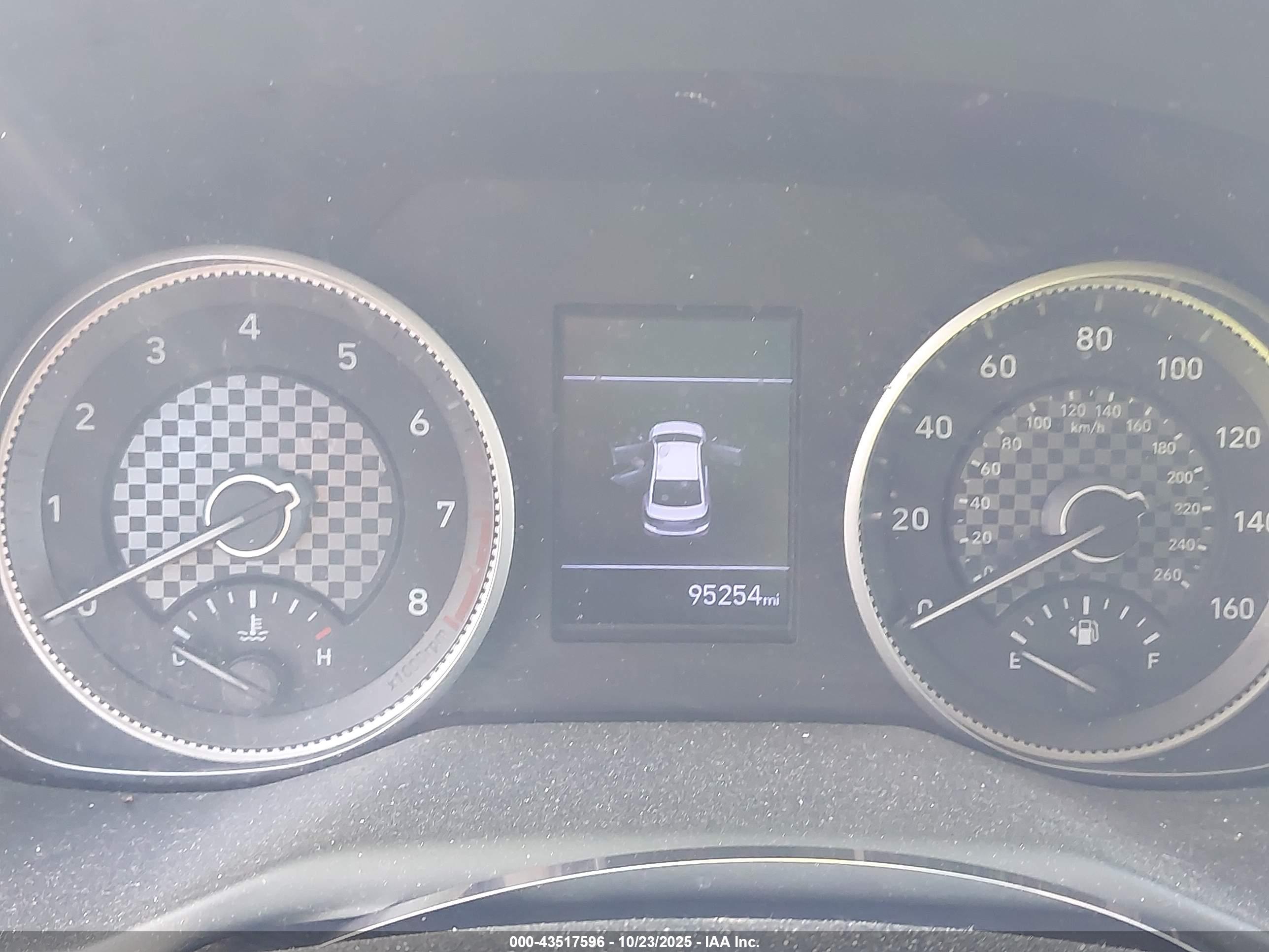 HYUNDAI ELANTRA image 10