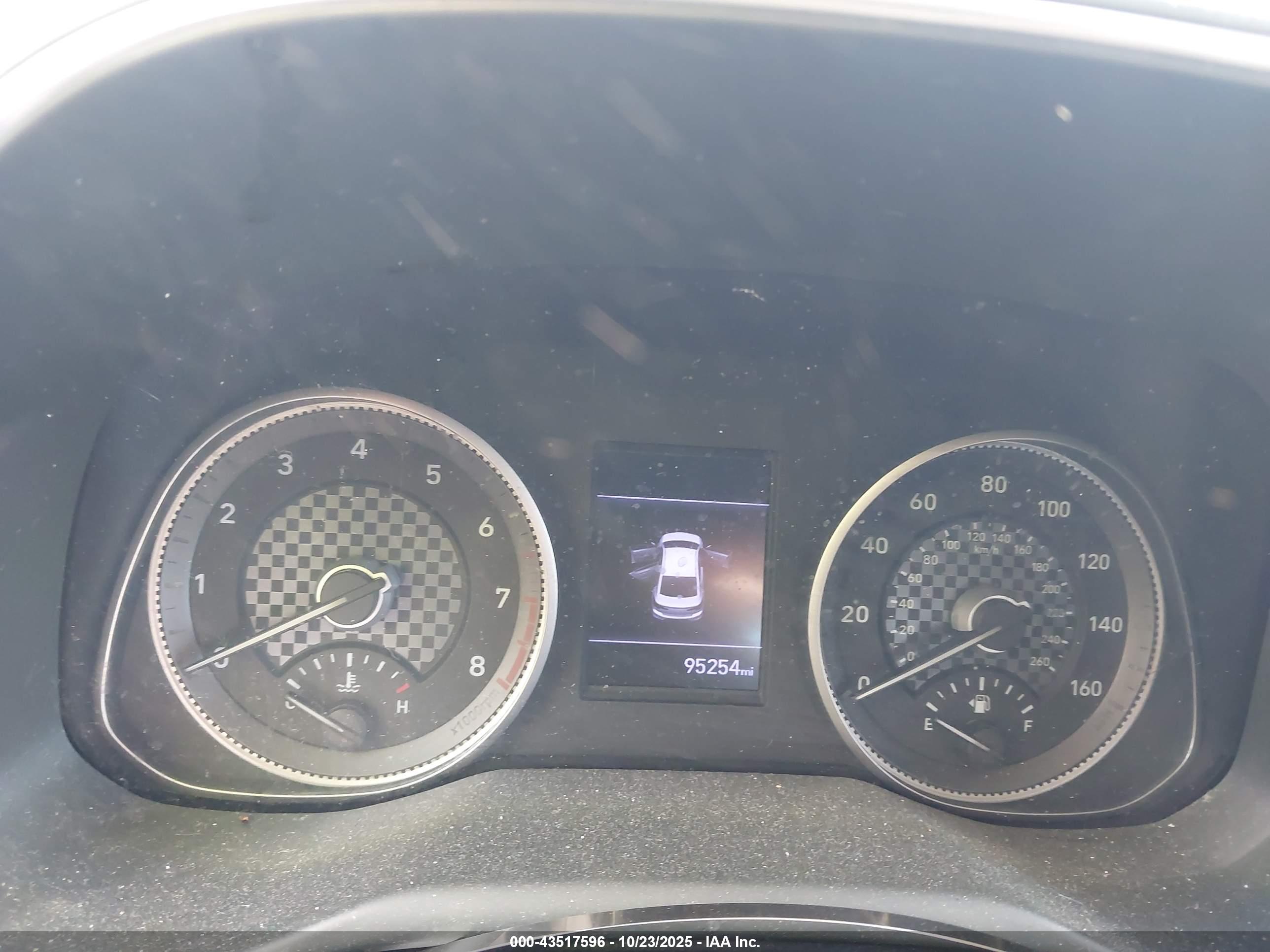 HYUNDAI ELANTRA image 7