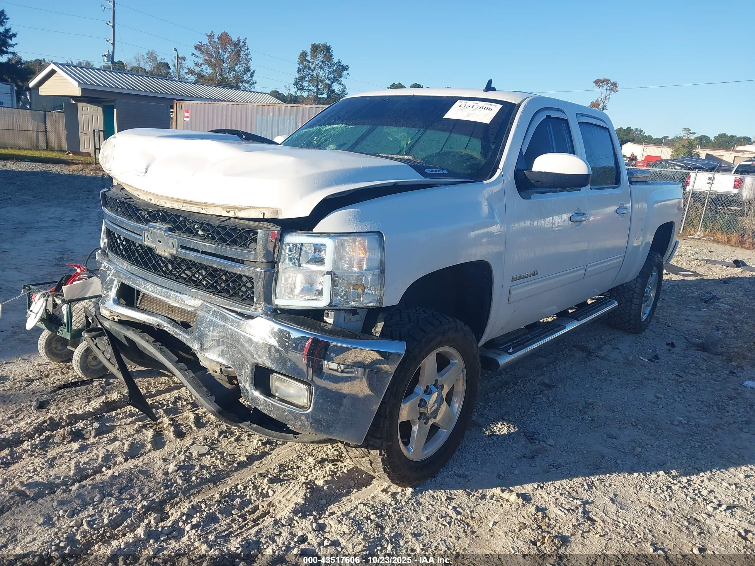 CHEVROLET SILVERADO image 2