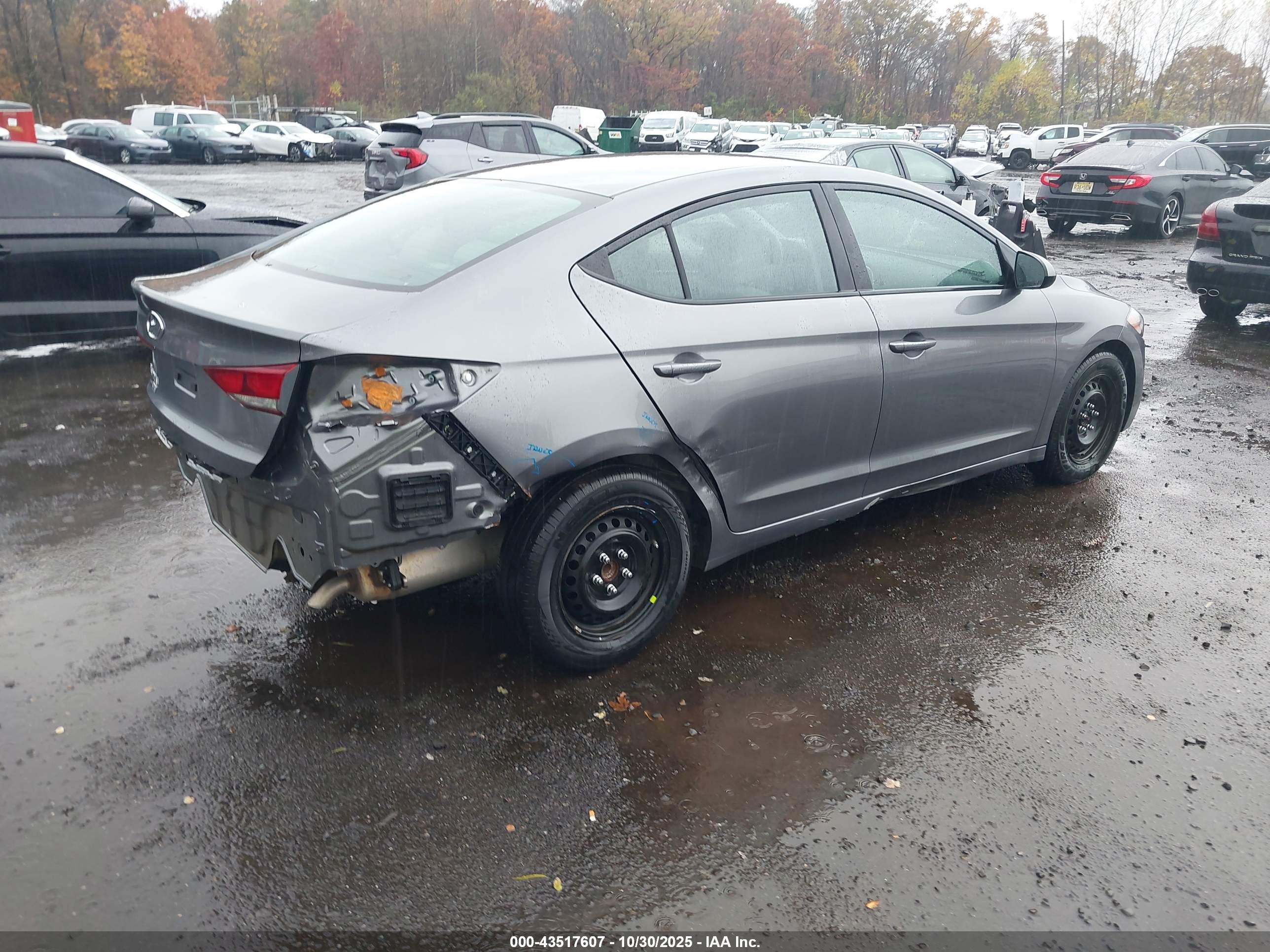 HYUNDAI ELANTRA image 4
